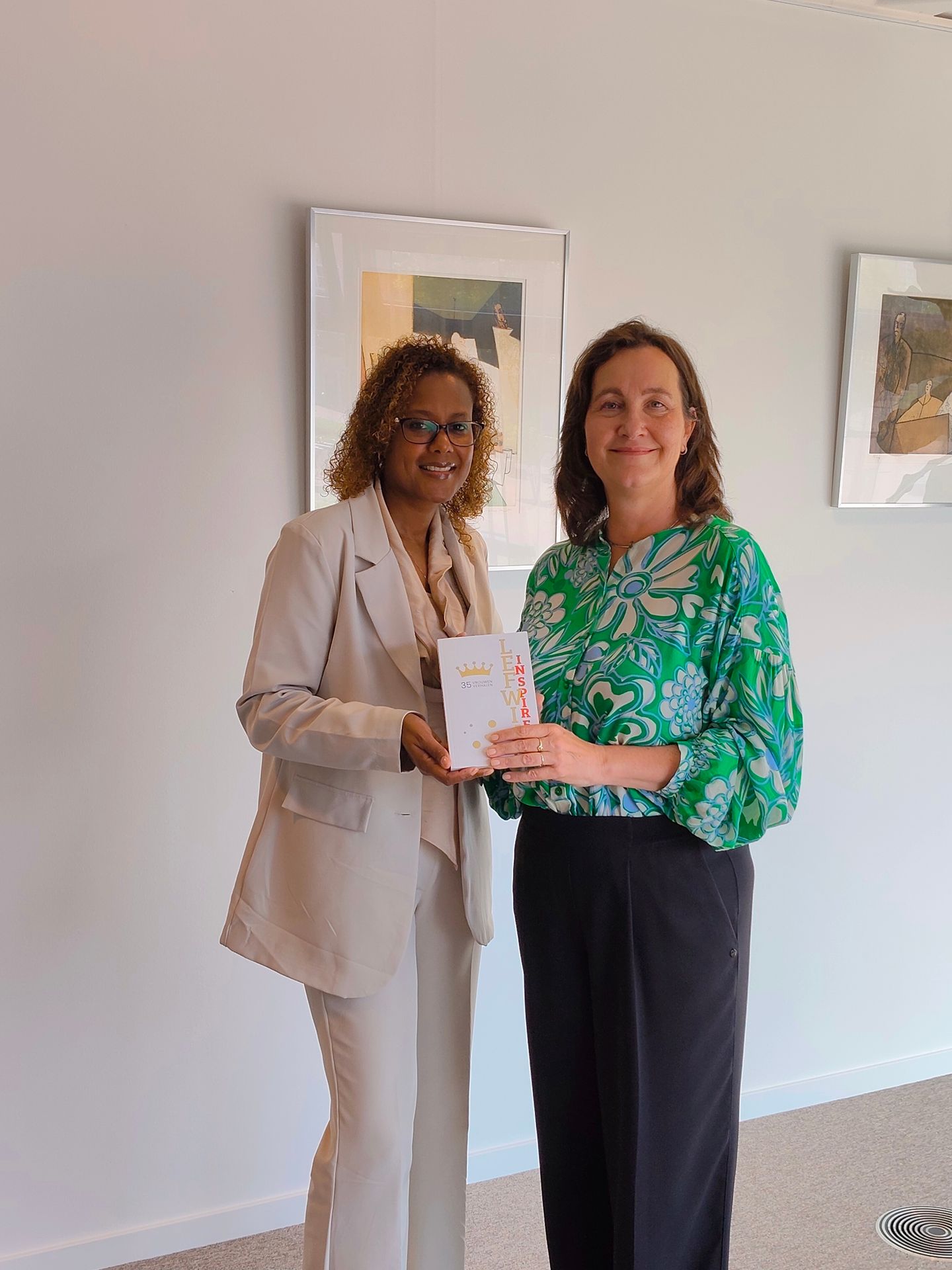 Lefwijf Valerie Kross met burgemeester Mieke Baltus