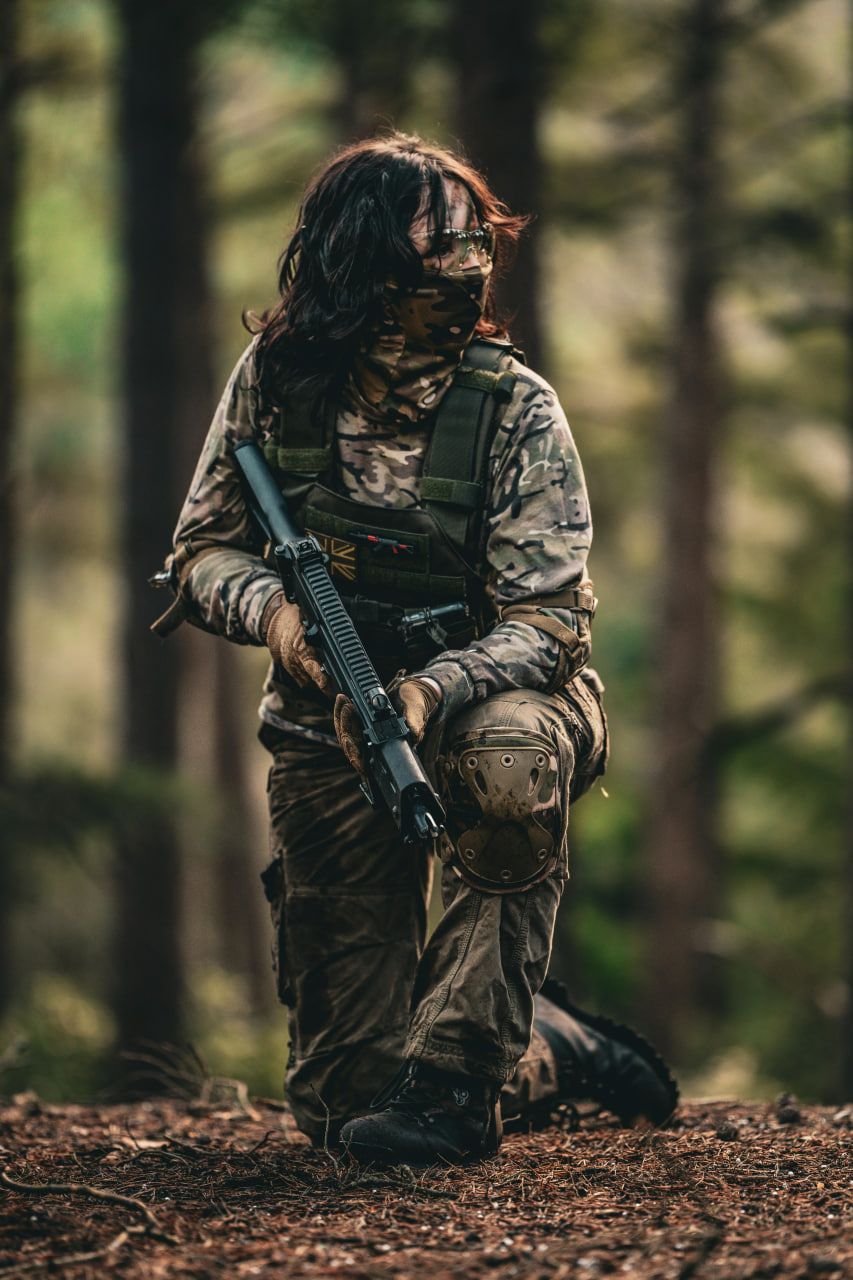 Soldiers snipers attack the enemy