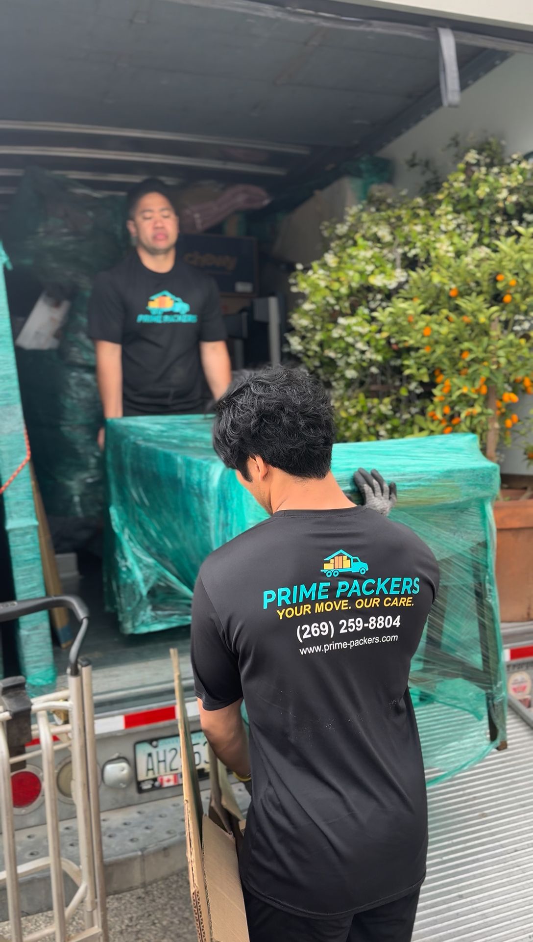 Loading and unloading service