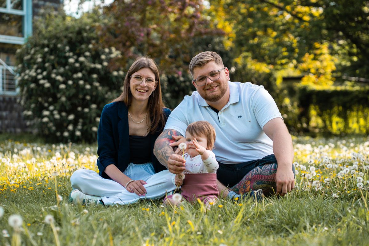 familienfotograf linz familienfoto mit baby im schlossmuseum