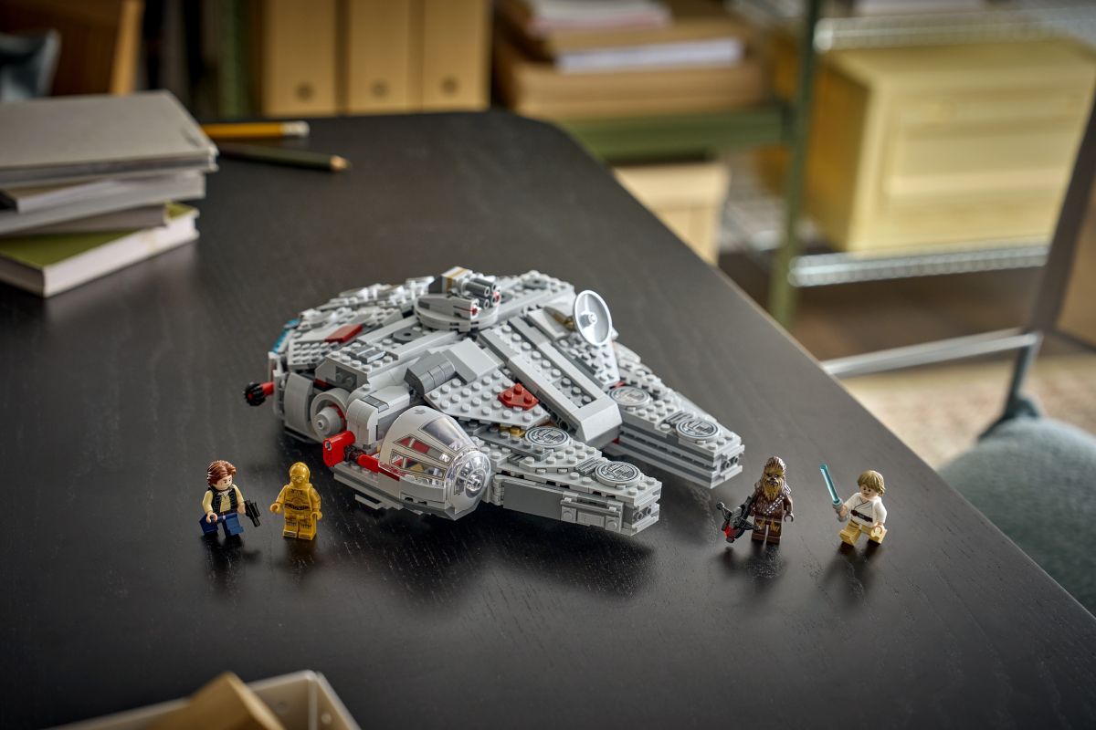 LEGO® Star Wars ™ SMART Play™ : Ensemble de construction Faucon Millenium™