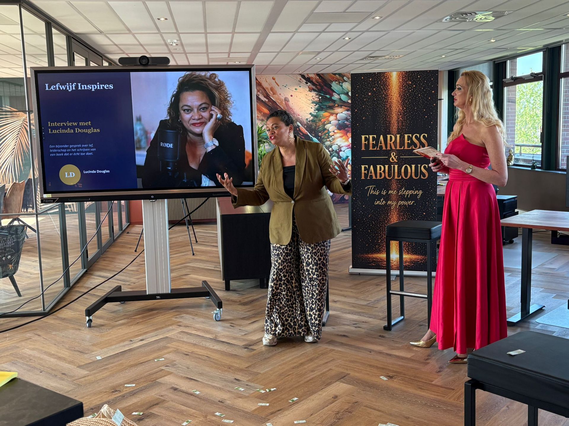 Lefwijven Lucinda Douglas en Nancy van os