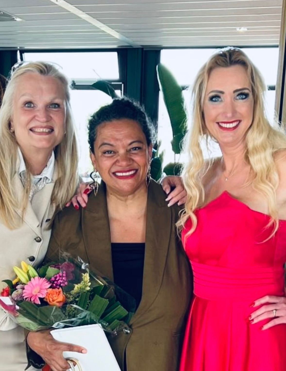 Lefwijven Esther Wijnschenk, Lucinda Douglas, Nancy van Os
