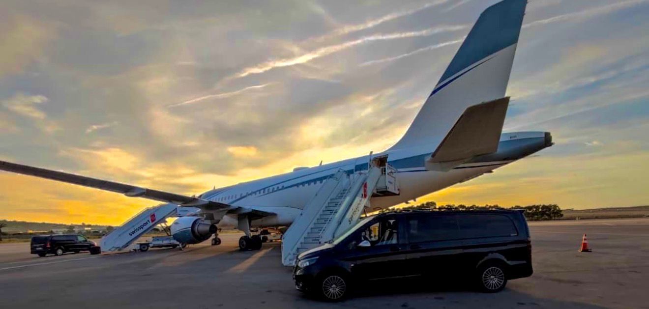 Private jet chauffeur service in Tangier with Mercedes V-Class for VIP passengers Private jet chauffeur service in Tangier with Mercedes V-Class for VIP passengers