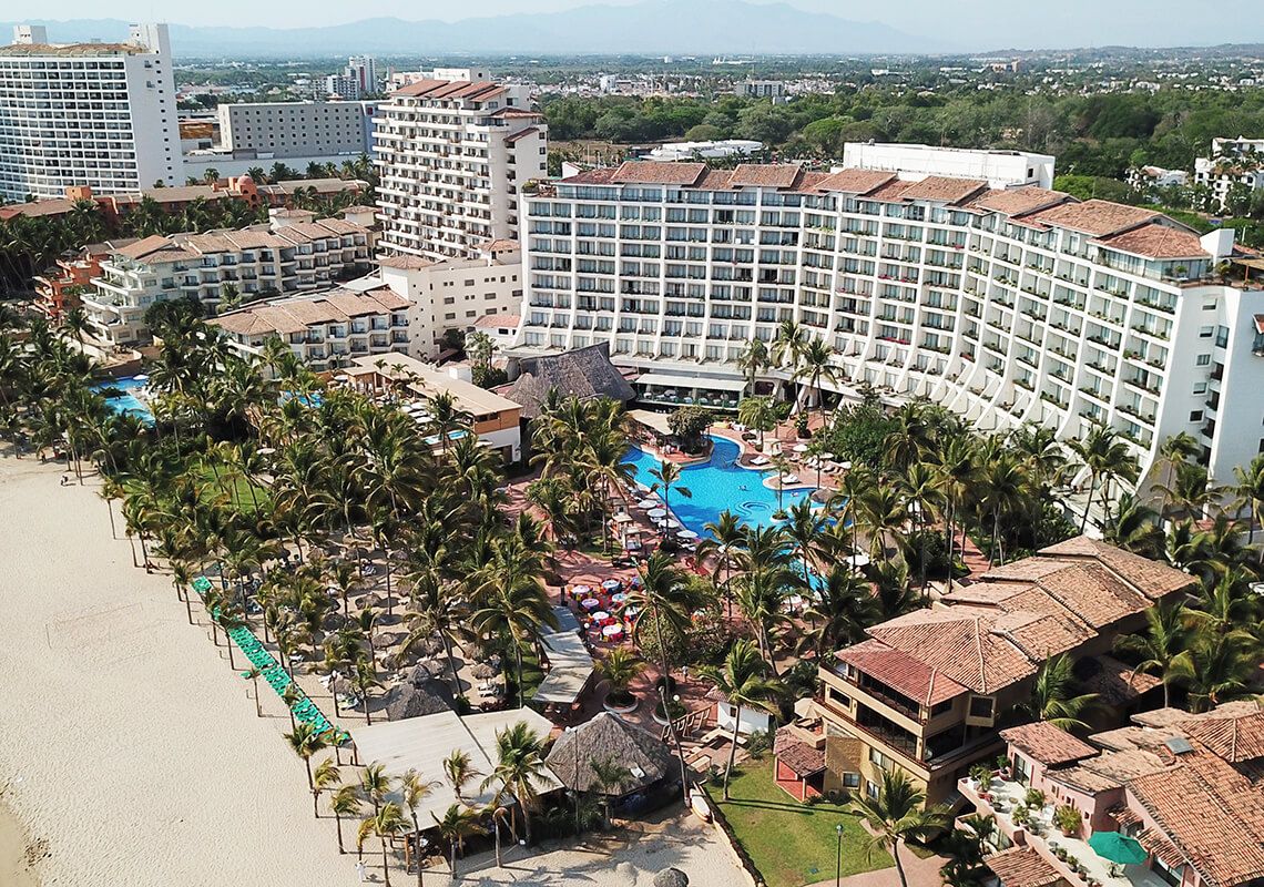 Fiesta Americana Puerto Vallarta beachfront resort and pool Fiesta Americana Puerto Vallarta beachfront resort and pool