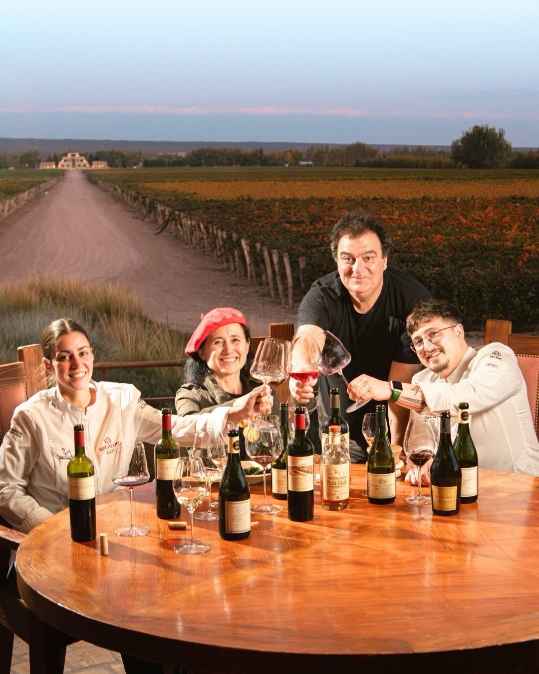 Bodega Catena Zapata en Mendoza, arquitectura piramidal entre viñedos y los Andes