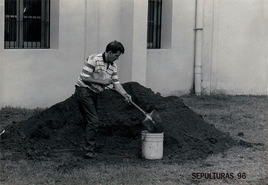 Arte / Art / Escultura / Sculpture _ Franklin Zúñiga _ Ahora sí que no sé nada _ (1999) _ 03