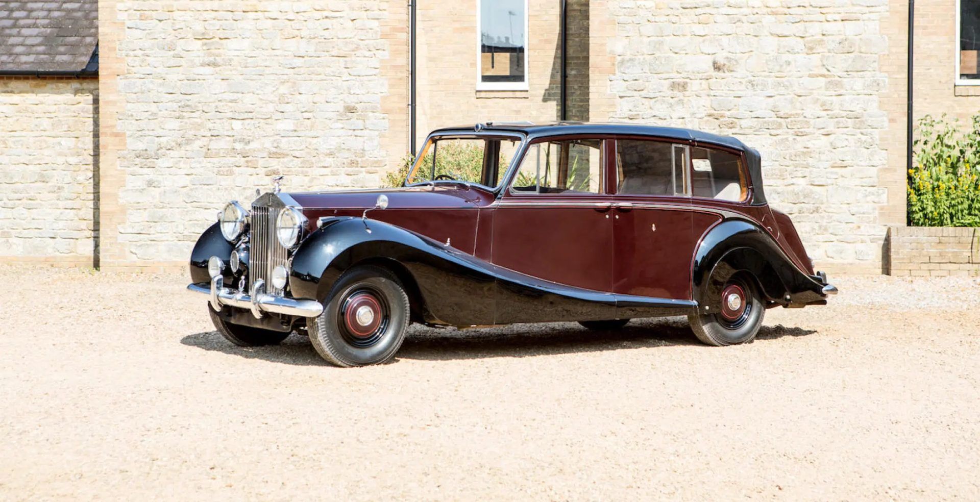 The Queen’s Rolls-Royce Phantom IV The Queen’s Rolls-Royce Phantom IV