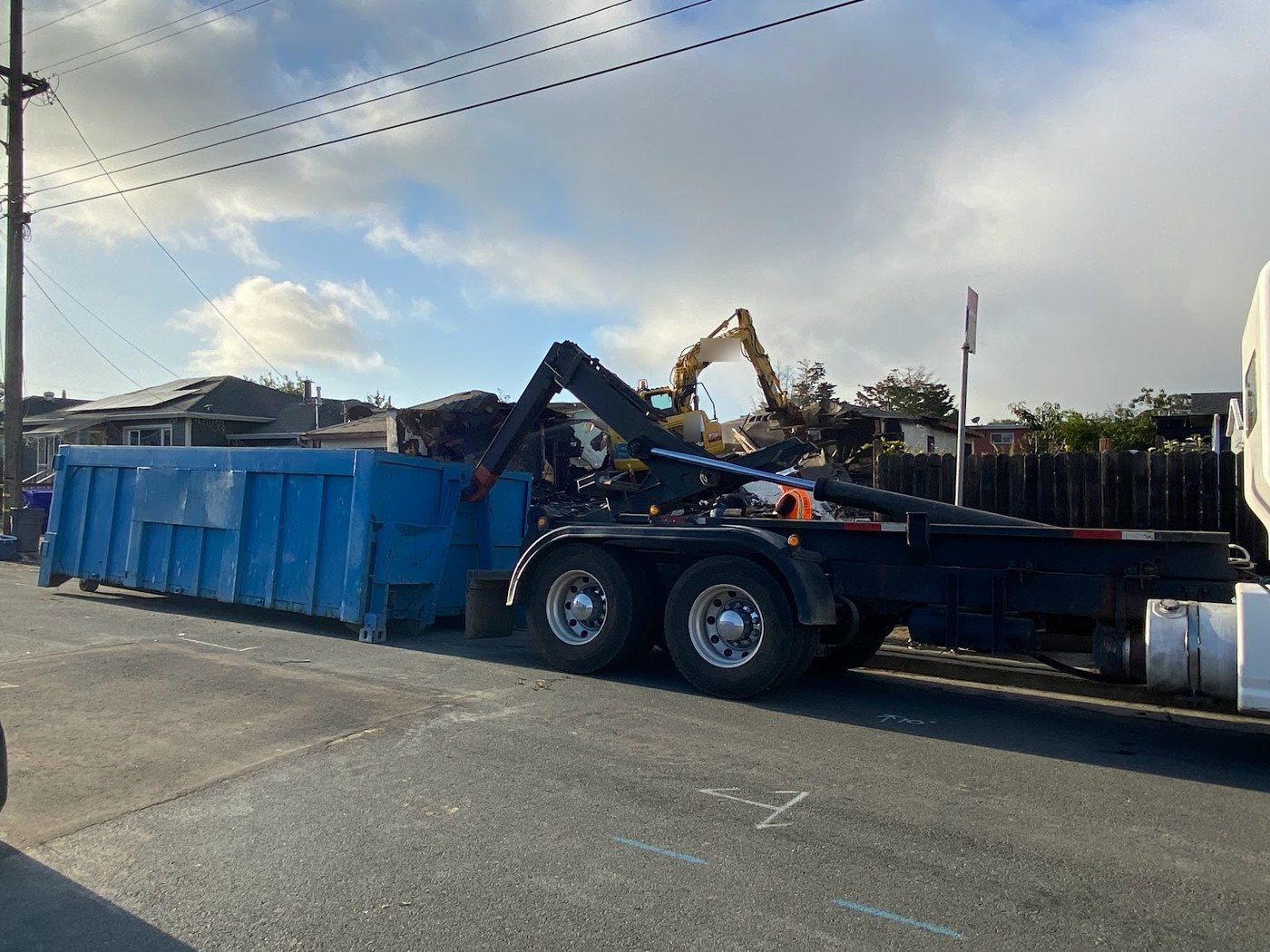 Richmond project, photo 15: Debris container handling