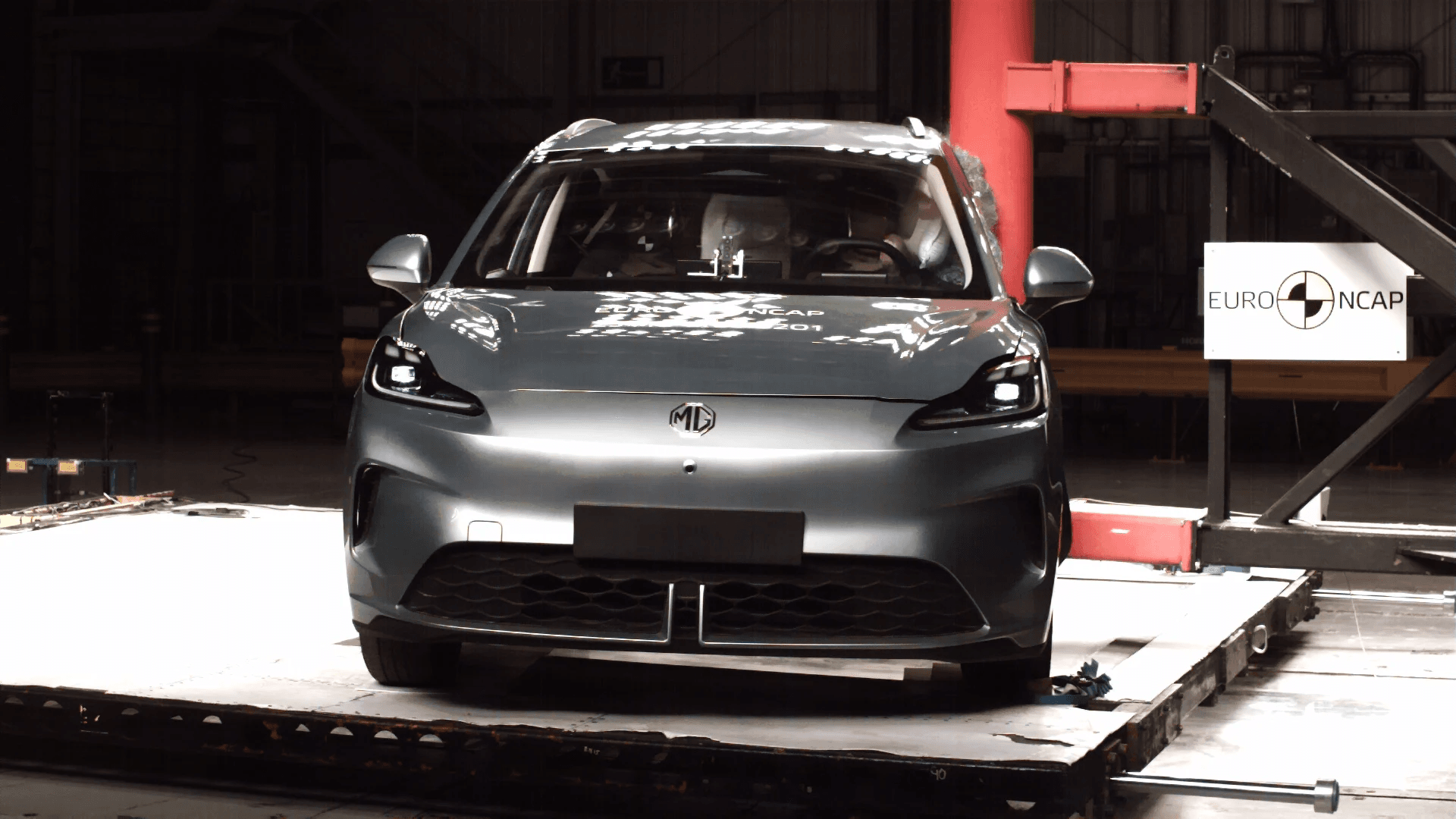 MG4 Urban faisant les crashs tests à l'EuroNCAP