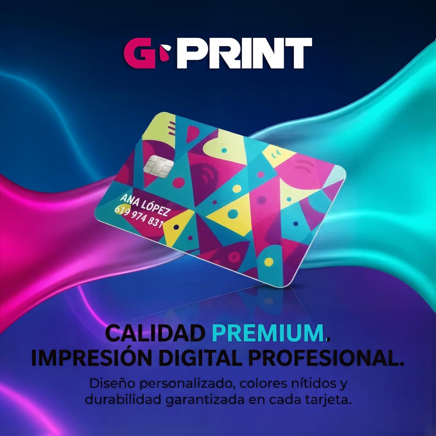El cliente sostiene la tarjeta de plástico contra la máquina terminal de pago sin contacto, primer plano El cliente sostiene la tarjeta de plástico contra la máquina terminal de pago sin contacto, primer plano
