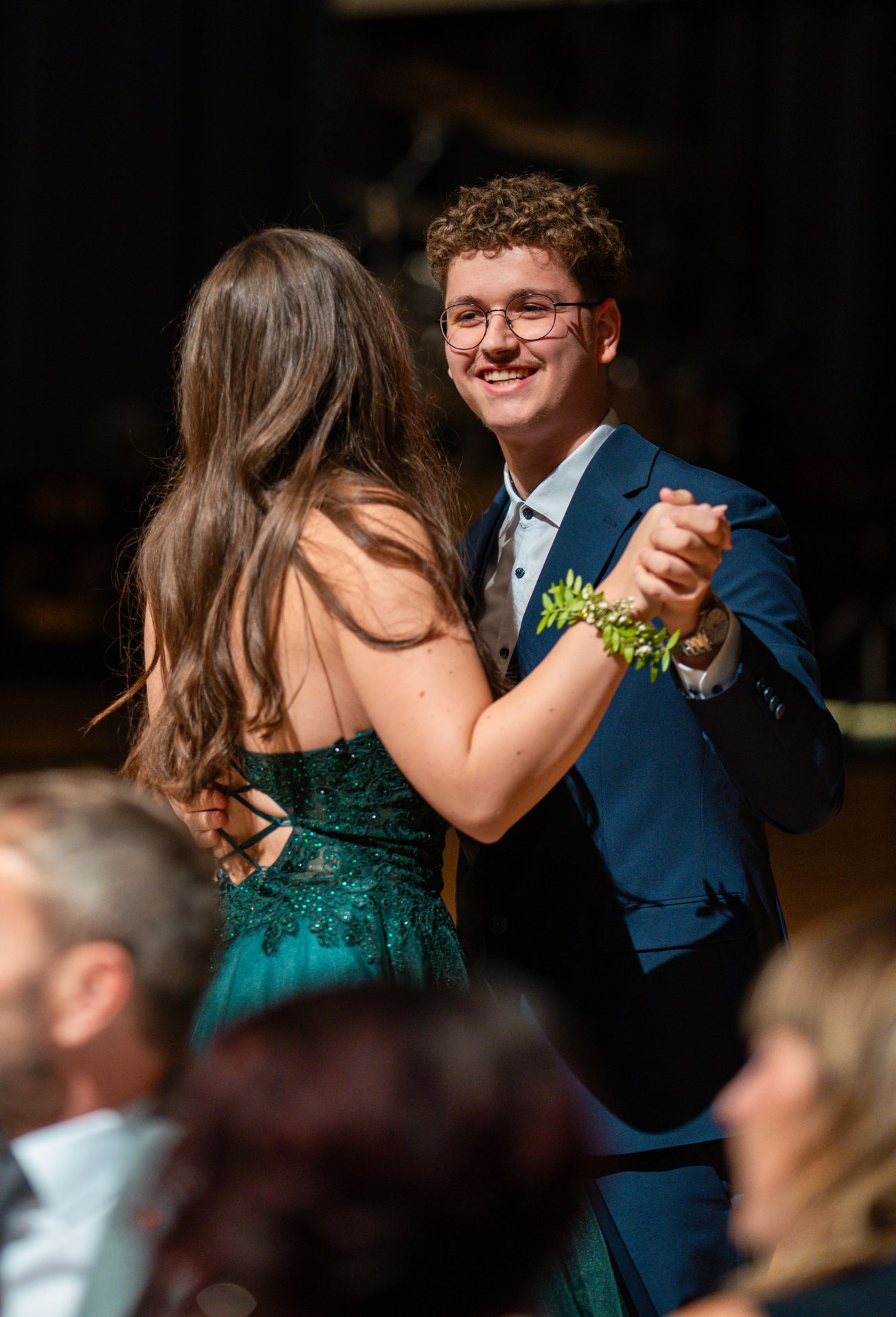 Maturaball HAK Eferding 2025 im Bräuhaus Eferding – festlich geschmückte Location und Ballgäste, fotografiert von Niklas Fortner, Eventfotograf Oberösterreich. Maturaball HAK Eferding 2025 im Bräuhaus Eferding – festlich geschmückte Location und Ballgäste, fotografiert von Niklas Fortner, Eventfotograf Oberösterreich.