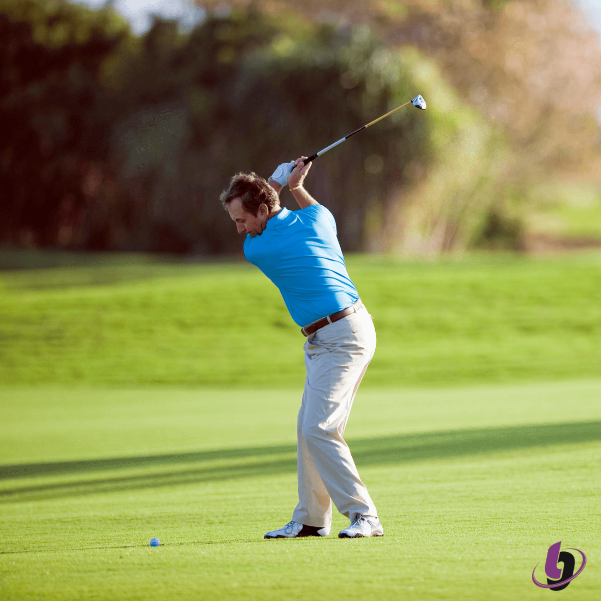 Golfer generating ground force during downswing to increase swing speed and driving distance Golfer generating ground force during downswing to increase swing speed and driving distance