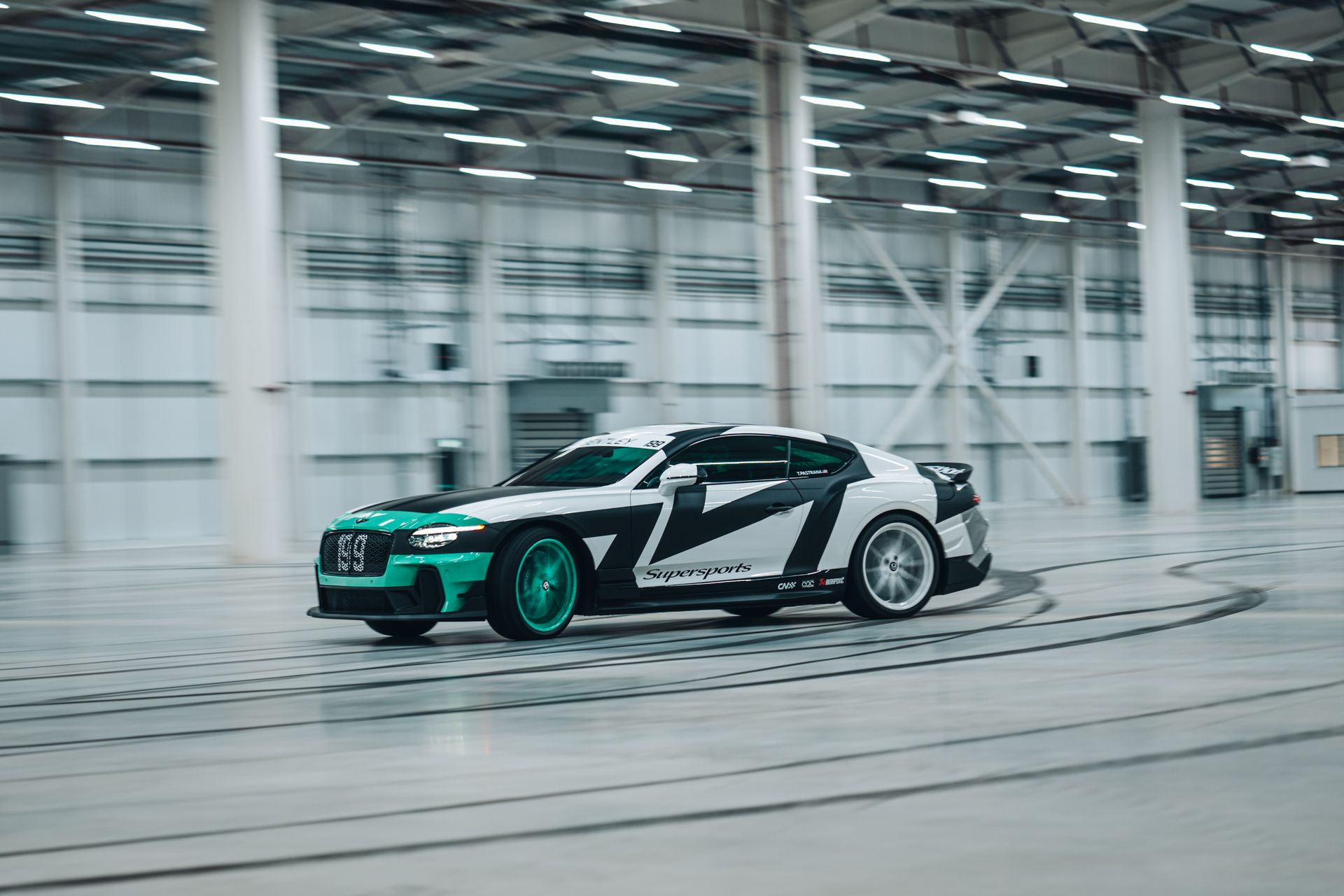 Travis Pastrana en Bentley Supersport