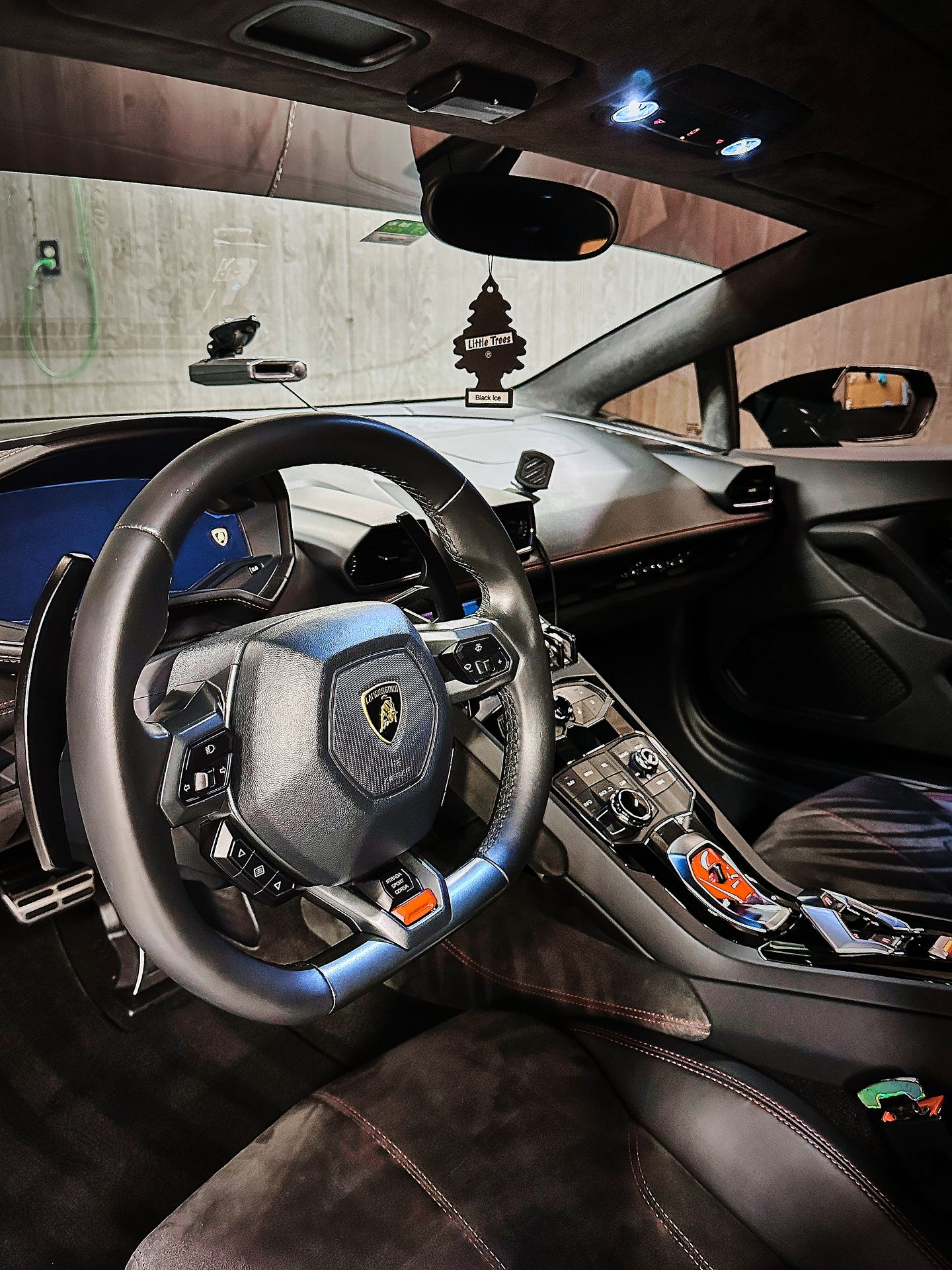 5 Mobile Detailing Tips to Keep Your Car Showroom-Ready