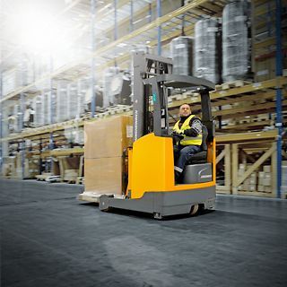 Reach Truck training course image