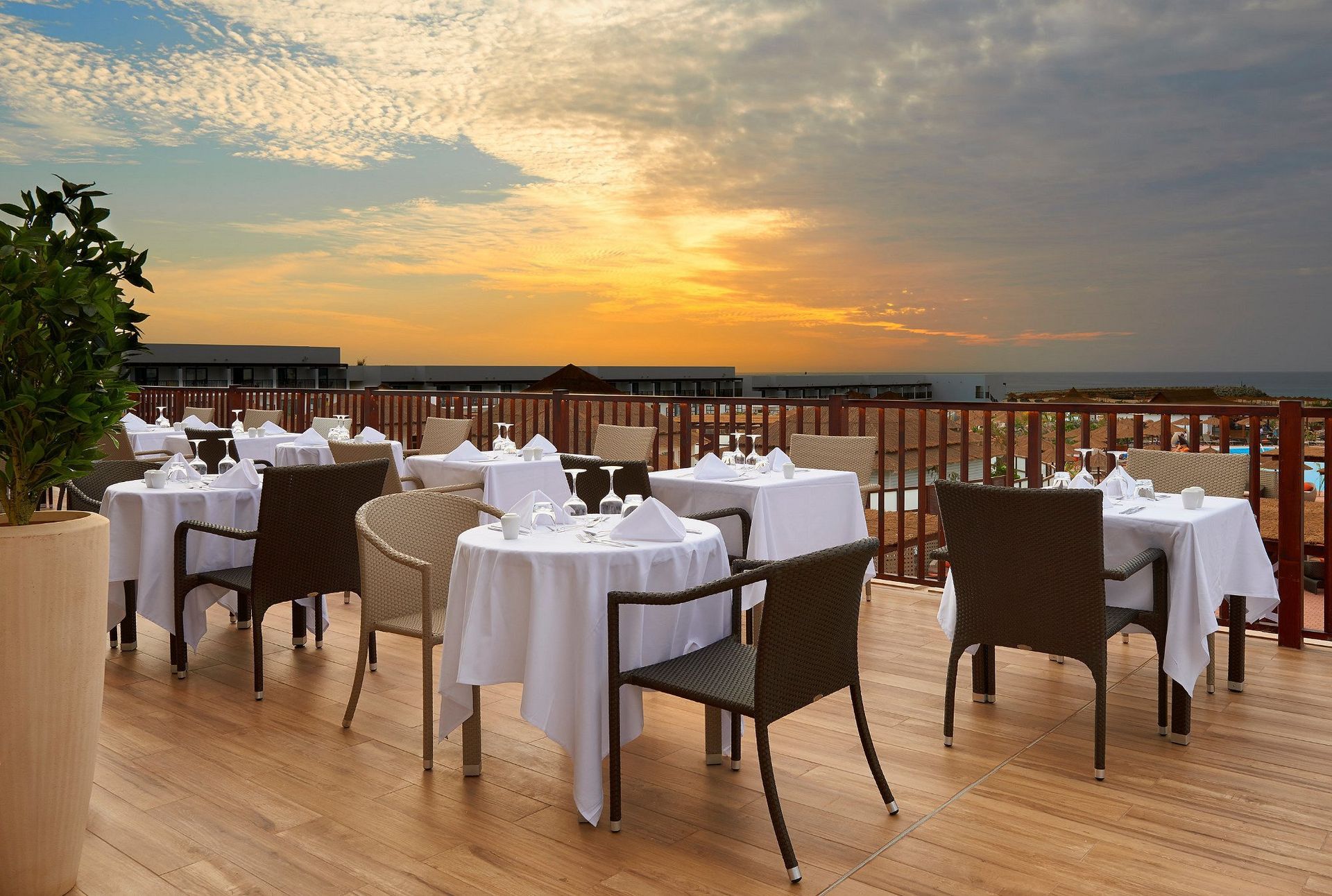 Llana Beach Resort & Spa - Dining at Sunset