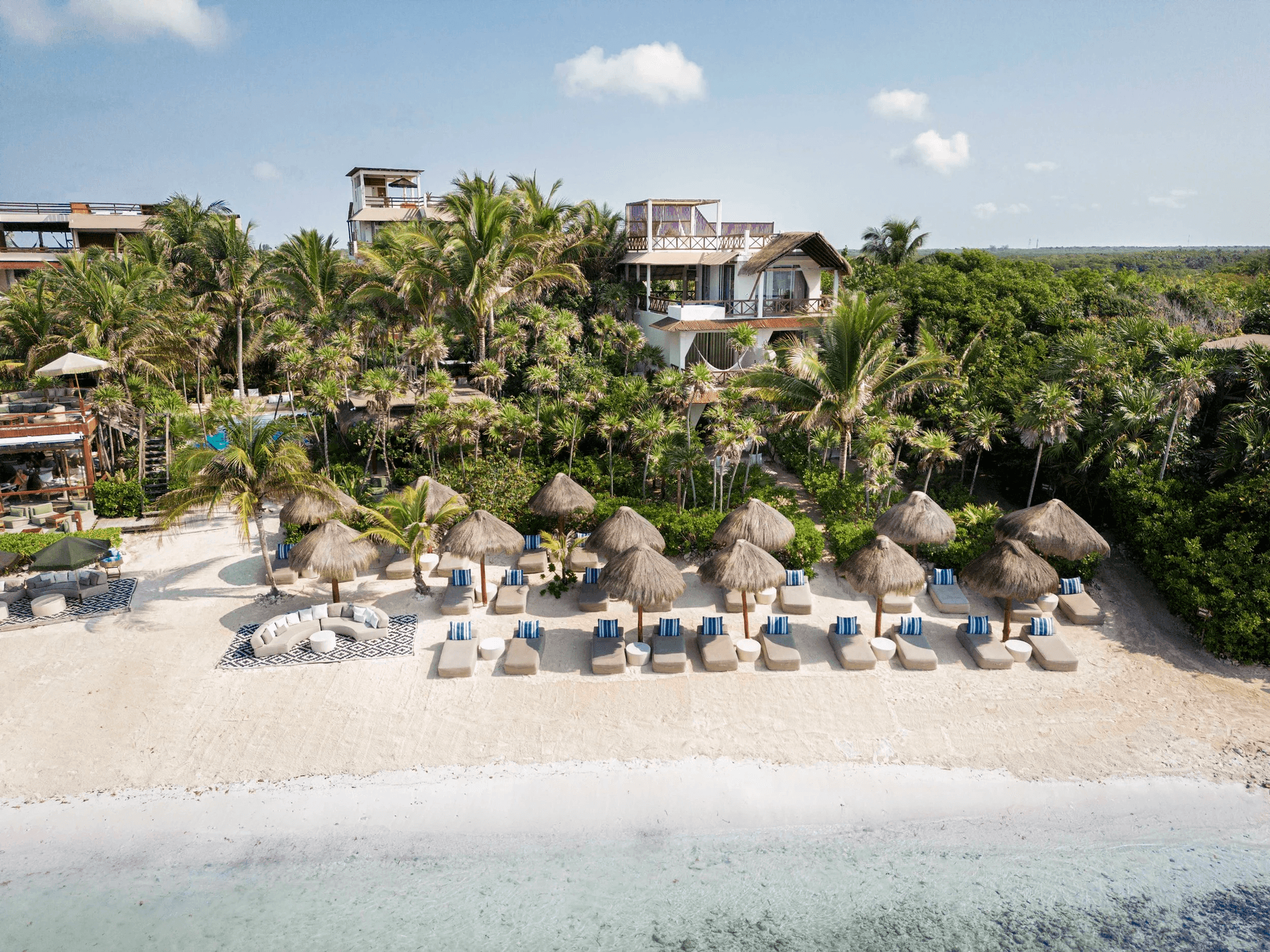 Jashita is a beachfront luxury boutique hotel with only 30 luxury suites located on one of Tulum's most protected and off-the-beaten-track bays Jashita is a beachfront luxury boutique hotel with only 30 luxury suites located on one of Tulum's most protected and off-the-beaten-track bays