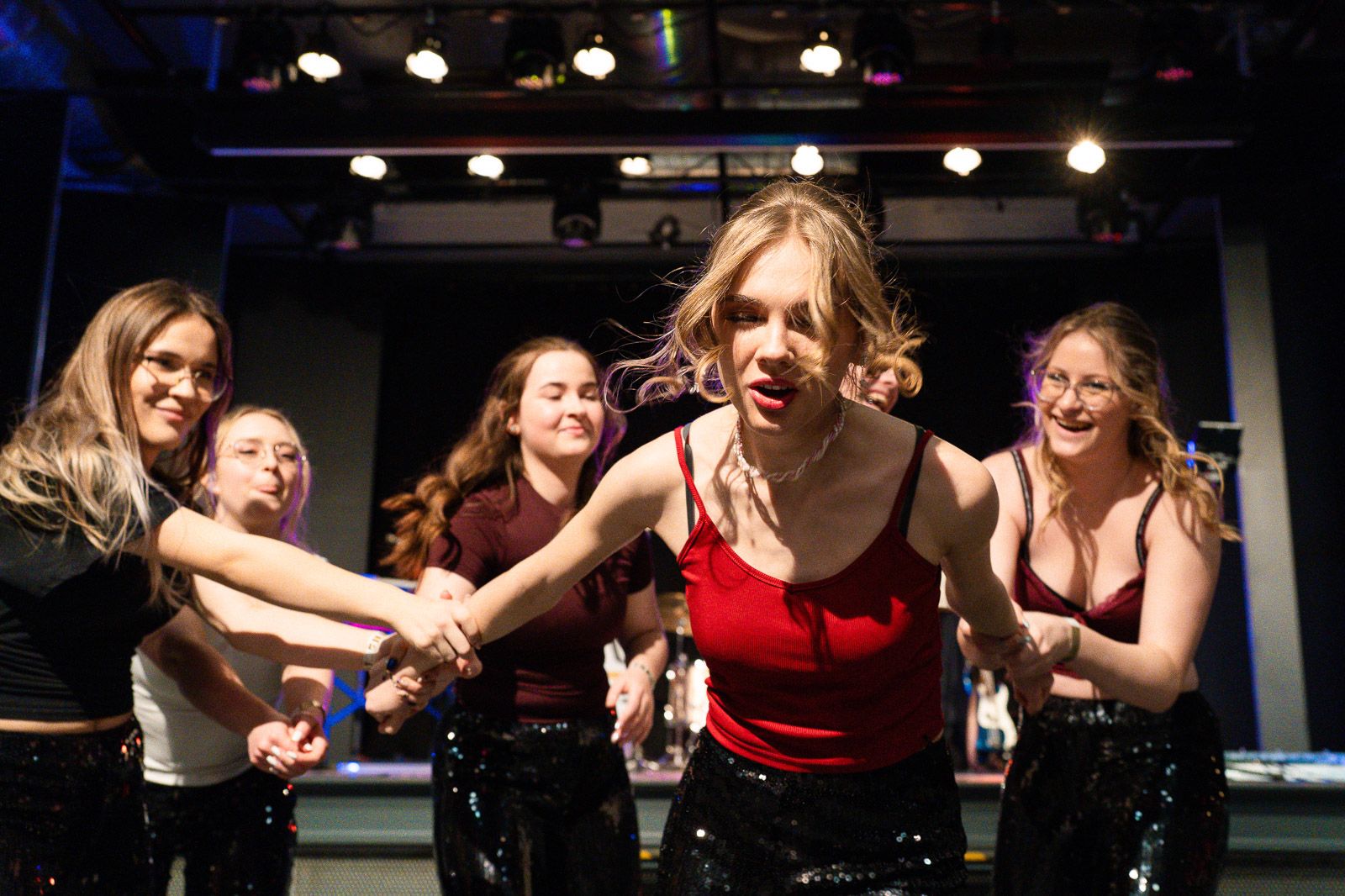 Mitternachtseinlage beim Maturaball der HAK Vöcklabruck in Oberösterreich Mitternachtseinlage beim Maturaball der HAK Vöcklabruck in Oberösterreich