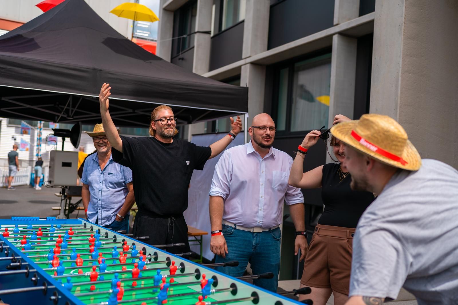 tischfussball bei banner sommerfest firmenveranstaltung tischfussball bei banner sommerfest firmenveranstaltung