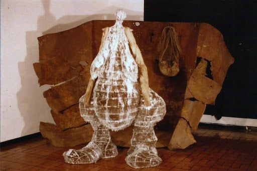 Arte / Art / Escultura / Sculpture _ Franklin Zúñiga _ Exposición Crisis Maternidad Prematura _ FERCORI, San José, Costa Rica (1994) _ 01