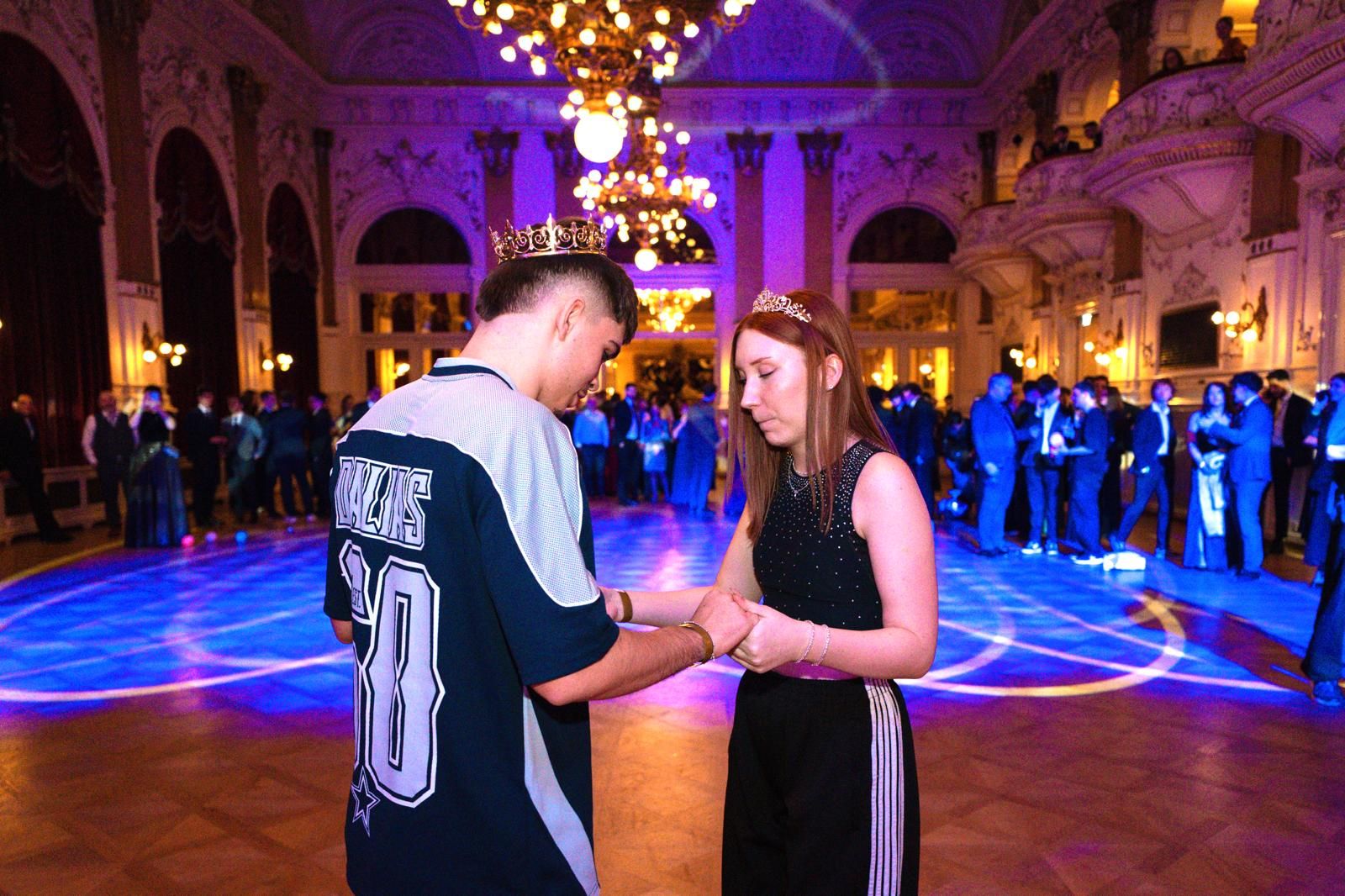 ballkoenig und ballkoenigin beim maturaball der htl leonding ballkoenig und ballkoenigin beim maturaball der htl leonding