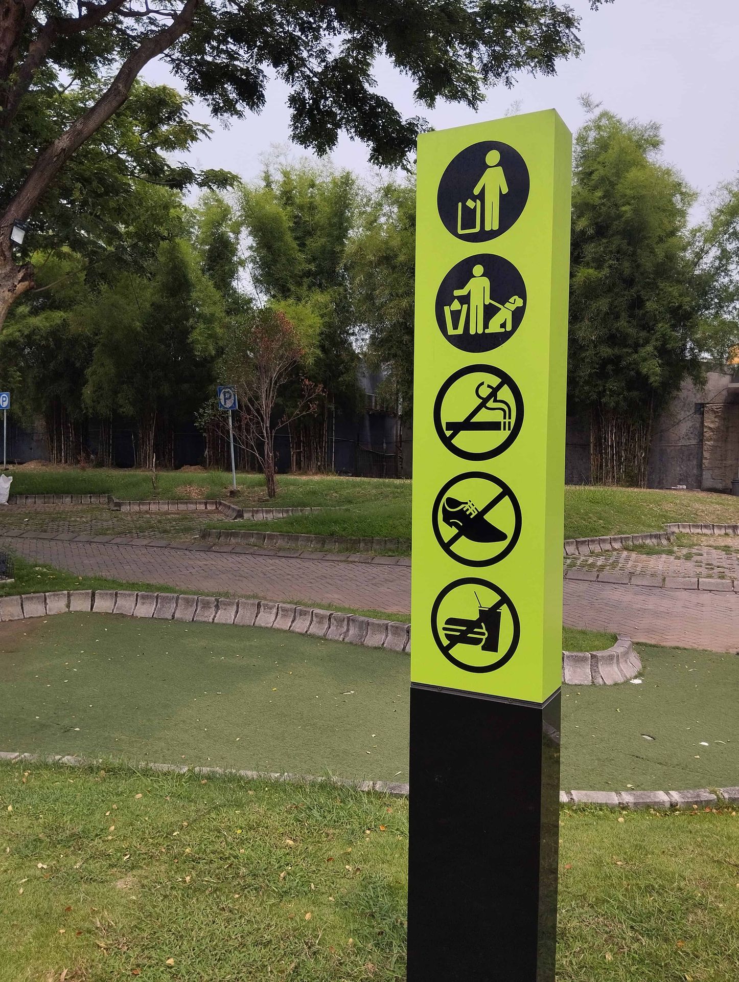 Totem Alucobond señalizacion