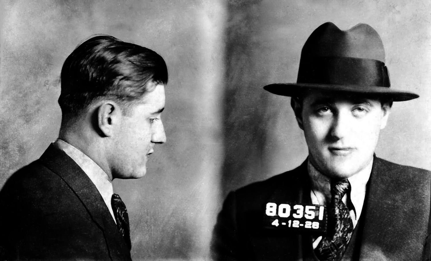 Le tristement célèbre gangster Benjamin Siegel, également connu sous le nom de Bugsy Siegel. Le tristement célèbre gangster Benjamin Siegel, également connu sous le nom de Bugsy Siegel.
