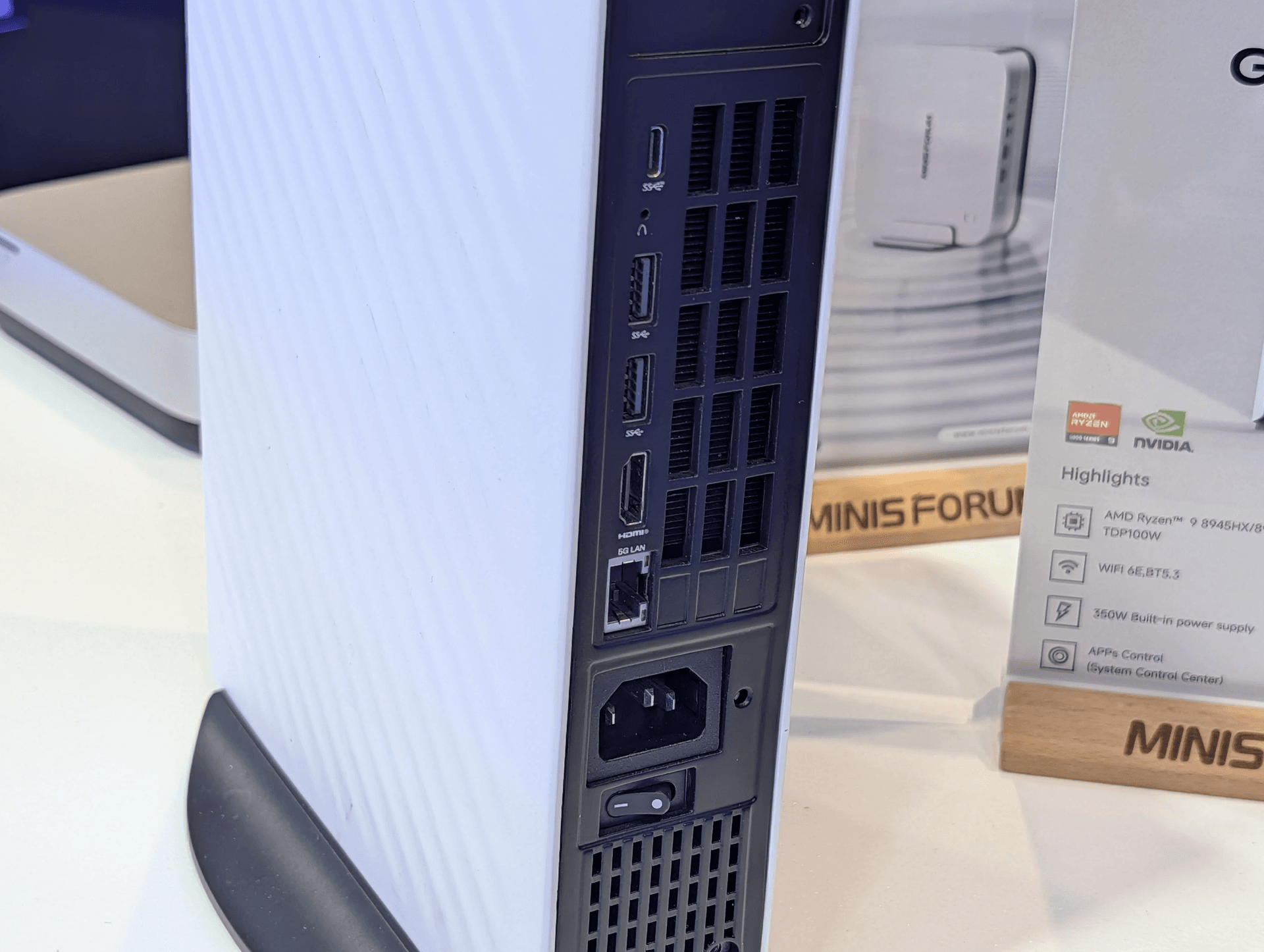 Ports arrière du AtomMan G1 Pro Ports arrière du AtomMan G1 Pro