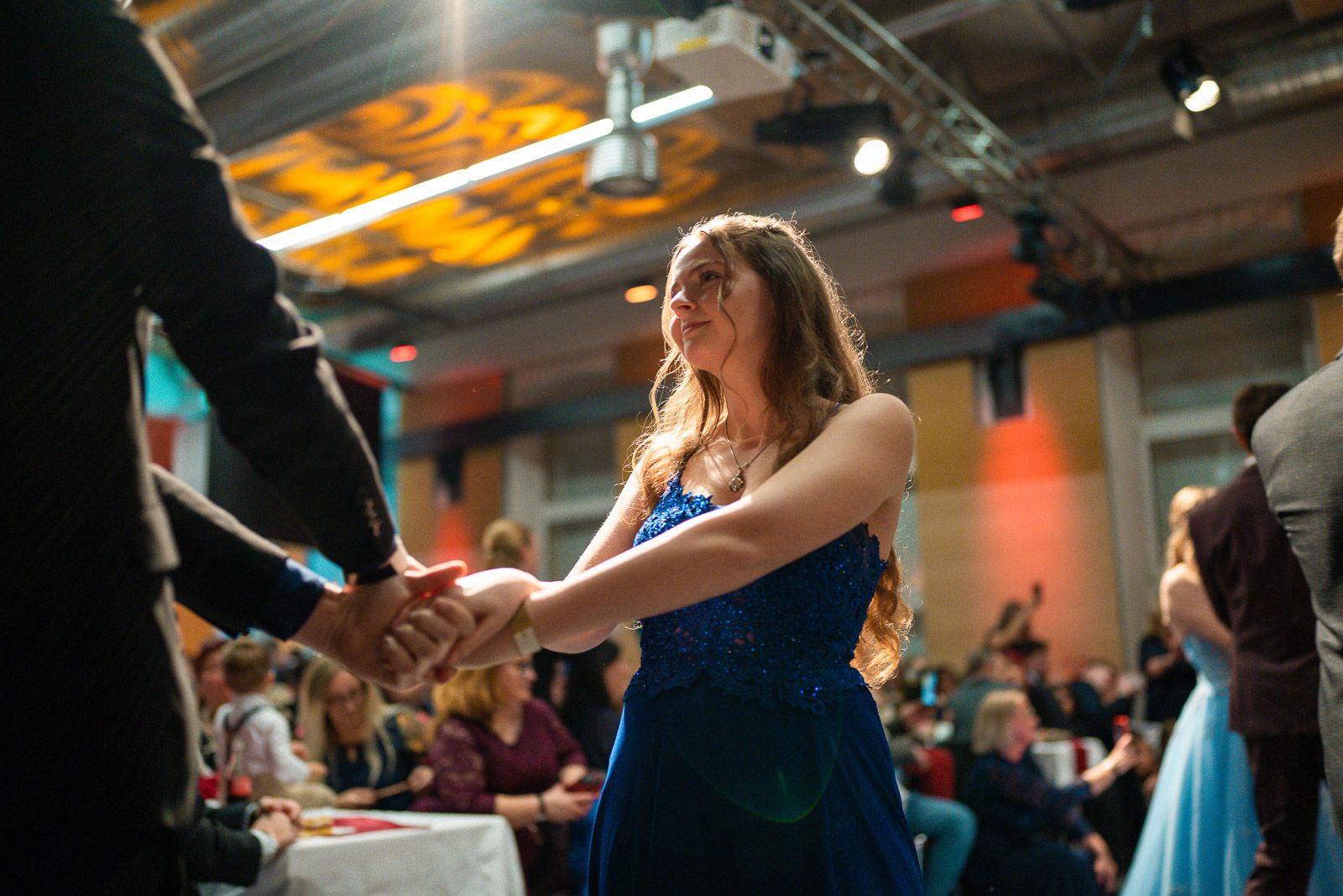 Tanz beim Maturaball der HAK Vöcklabruck in der ALFA Steyrermühl Tanz beim Maturaball der HAK Vöcklabruck in der ALFA Steyrermühl