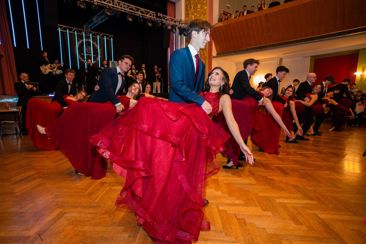 eröffnung auftanzen maturaball htl steyr 2026 stadthalle enns eröffnung auftanzen maturaball htl steyr 2026 stadthalle enns