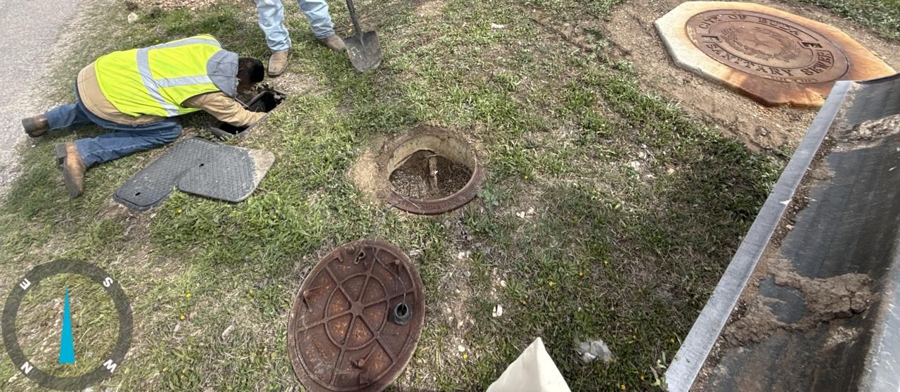 SiteTwin crew locating utilities to prevent a strike before excavation