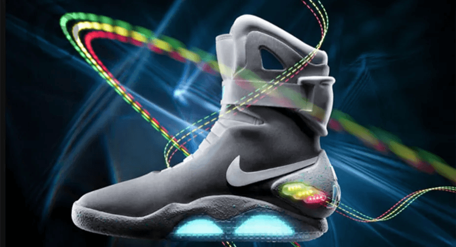 A Nike sneaker Air Mag Lights A Nike sneaker Air Mag Lights