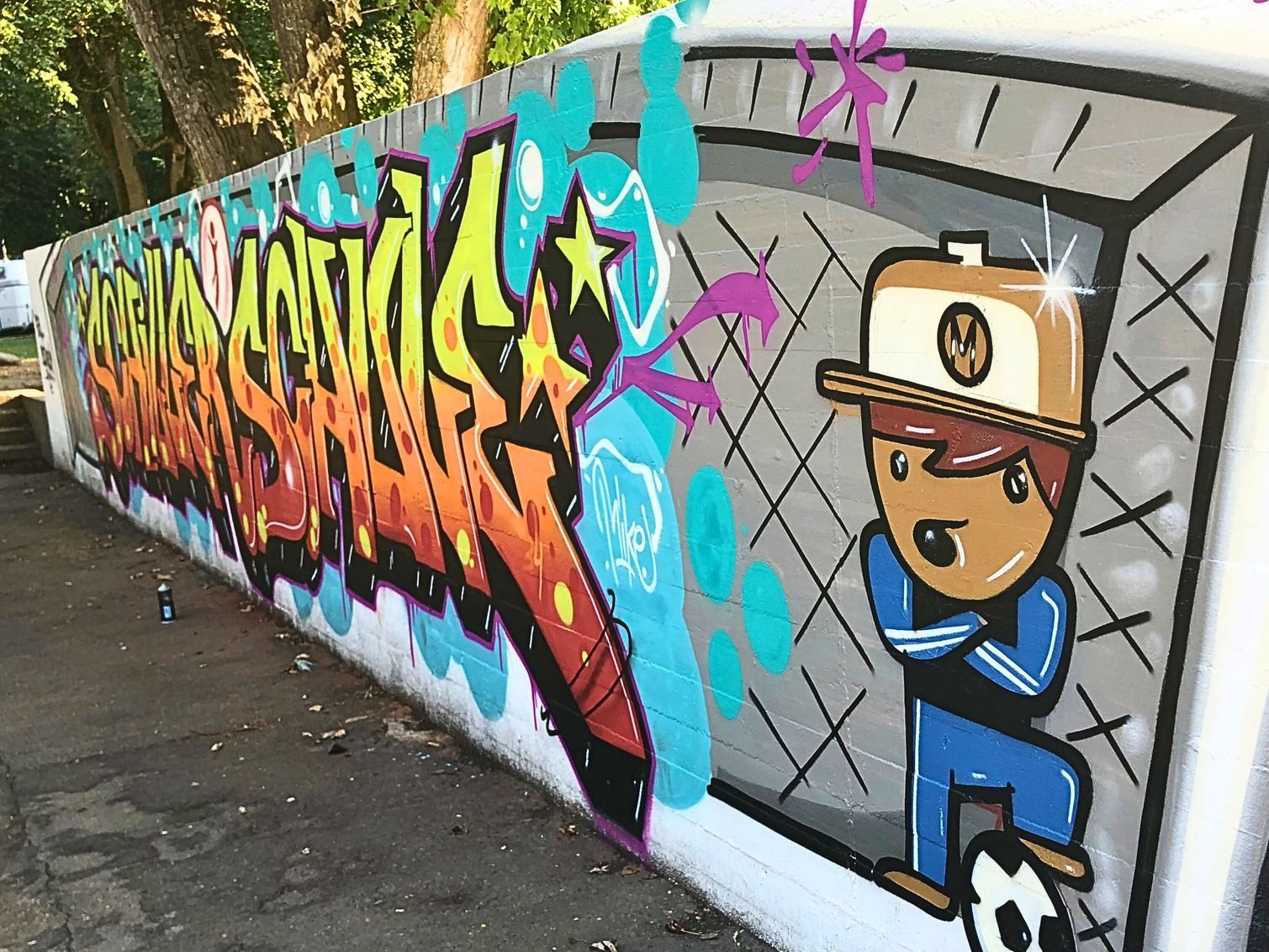 graffiti mural schillerschule esslingen simple style fußballtor comic torwart