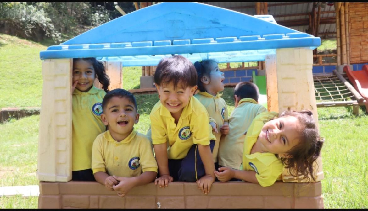 Kids playing at Jardín Doña Julia