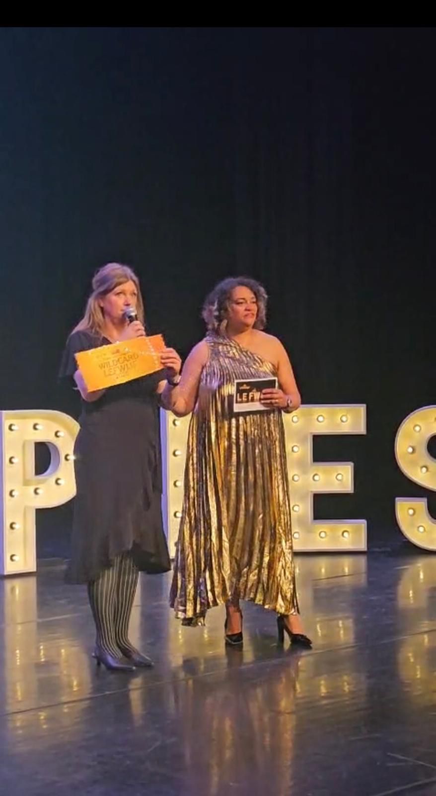 Fiona van Lingen en Lucinda Douglas op Lefwijf Live! 2026