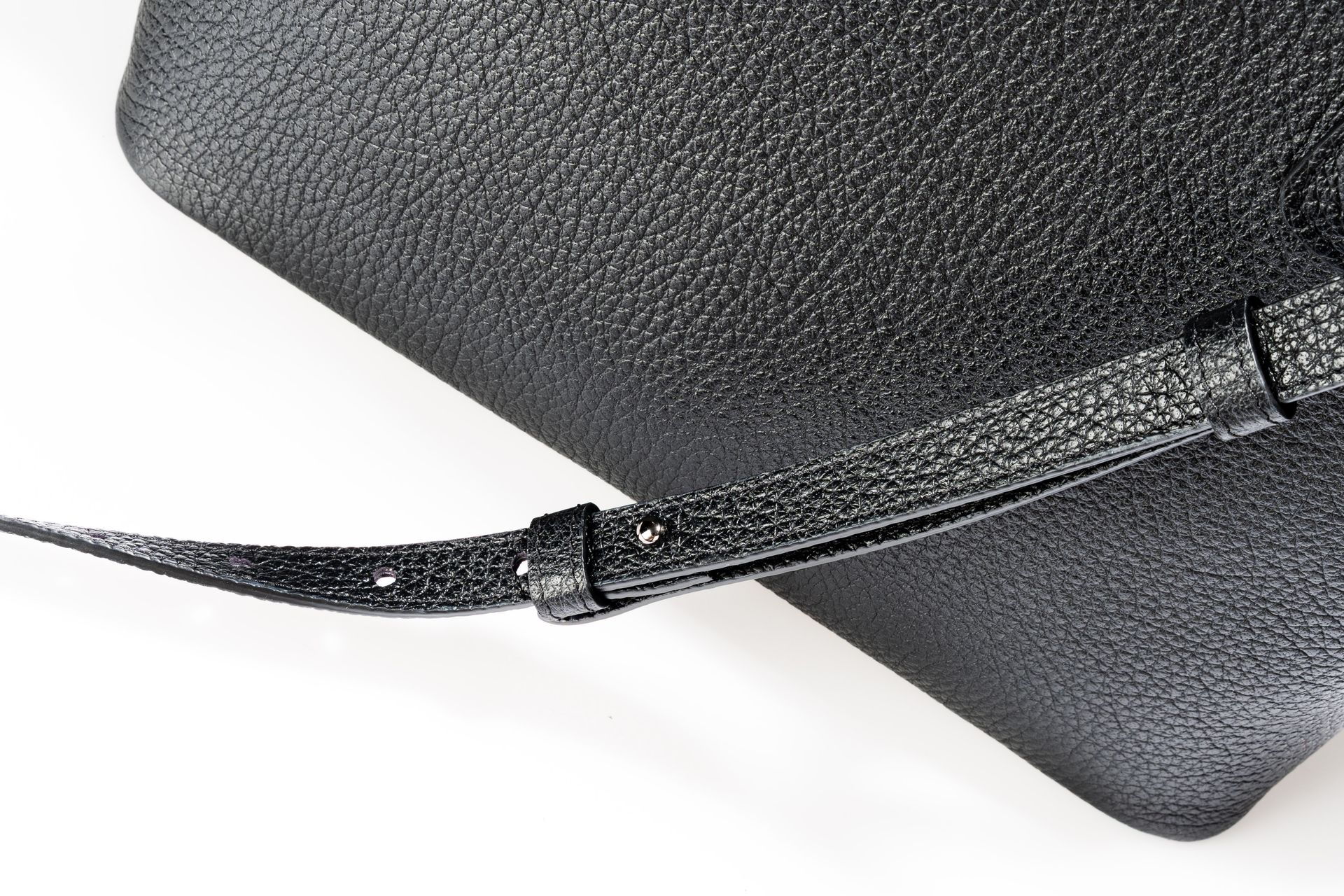 Handbag in genuine leather from Adiantes co., ltd.