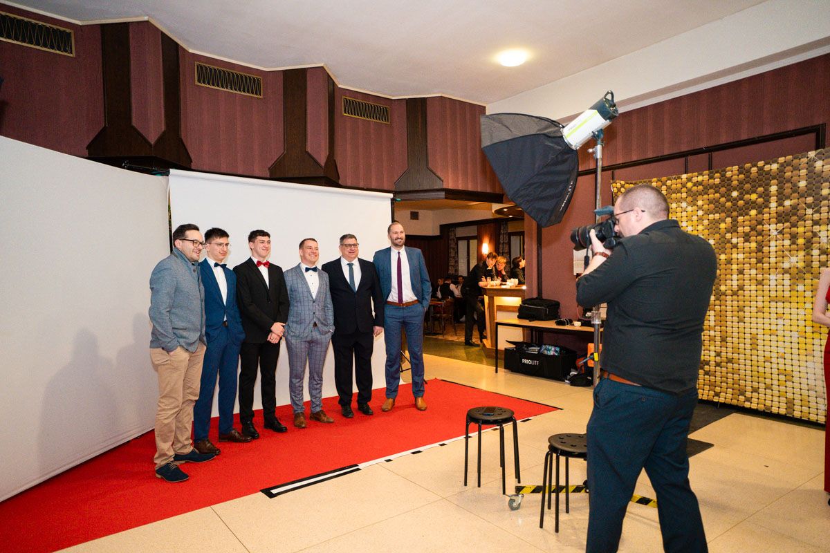 fotostudio maturaball htl steyr enns 2026 gruppenfoto fotostudio maturaball htl steyr enns 2026 gruppenfoto