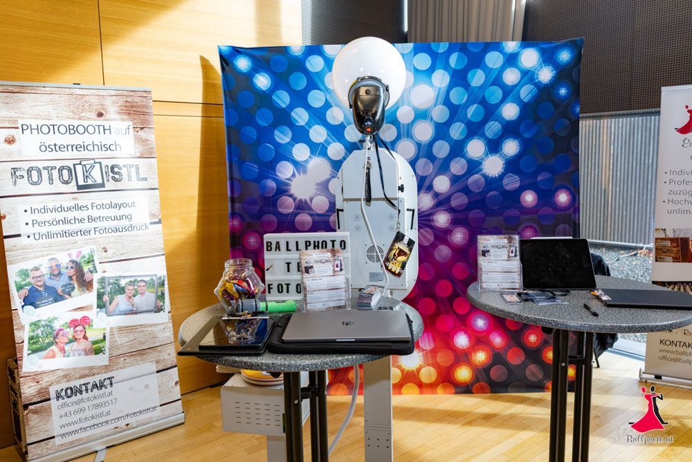 messestand von ballfoto bei der maturaballmesse 2026 von ballbox in oberösterreich messestand von ballfoto bei der maturaballmesse 2026 von ballbox in oberösterreich