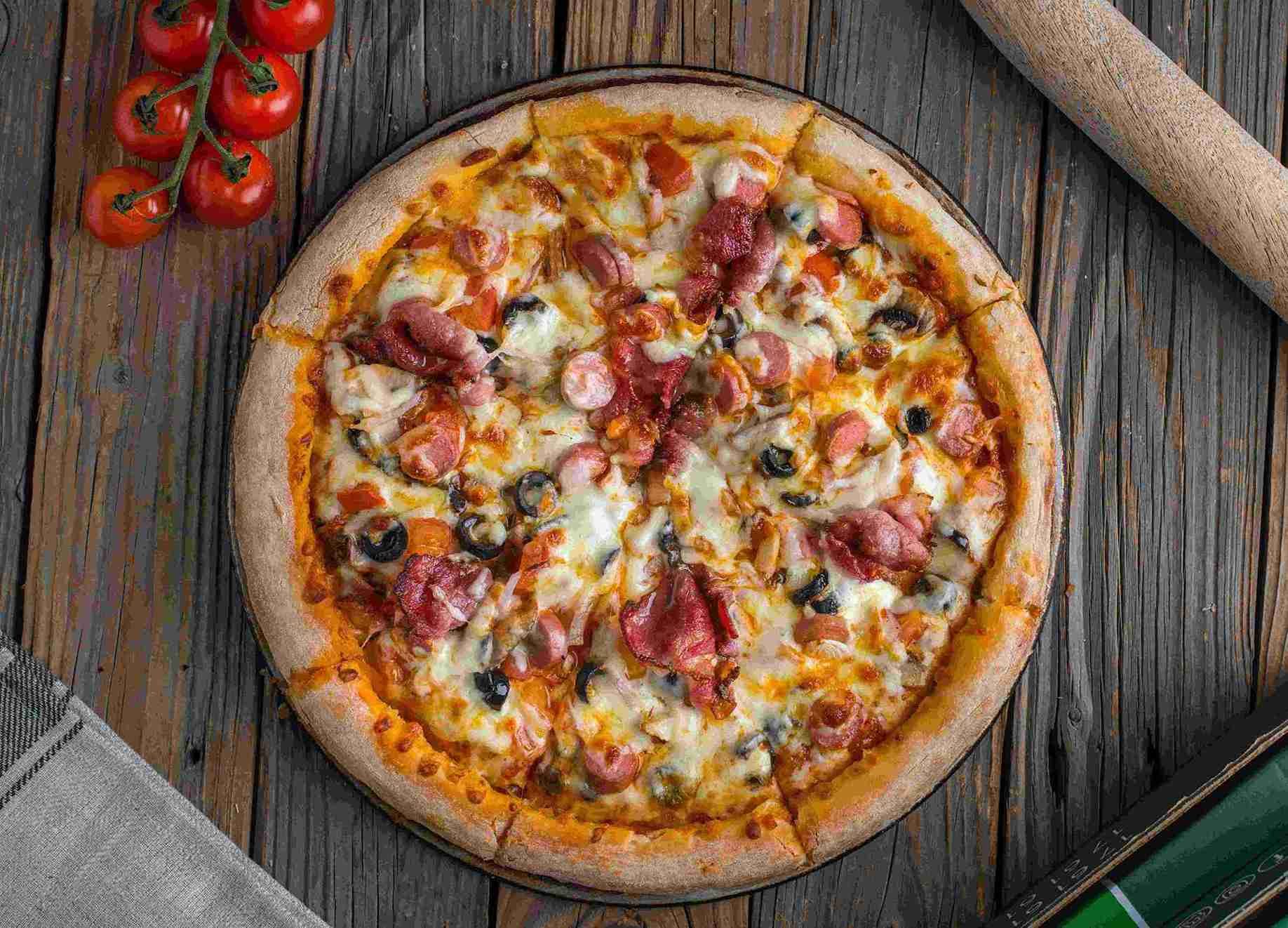 Roman Street Pizza With Extra Sausage 