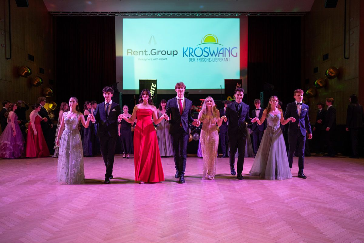 Auftanzen beim Maturaball des Schauergymnasiums in der Stadthalle Wels – Ballfotograf Oberösterreich