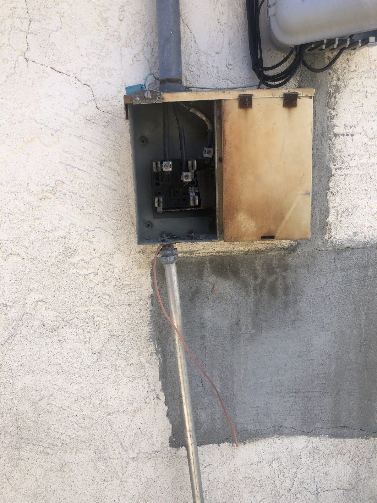 Richmond project, photo 02: Existing electrical equipment documented before work
