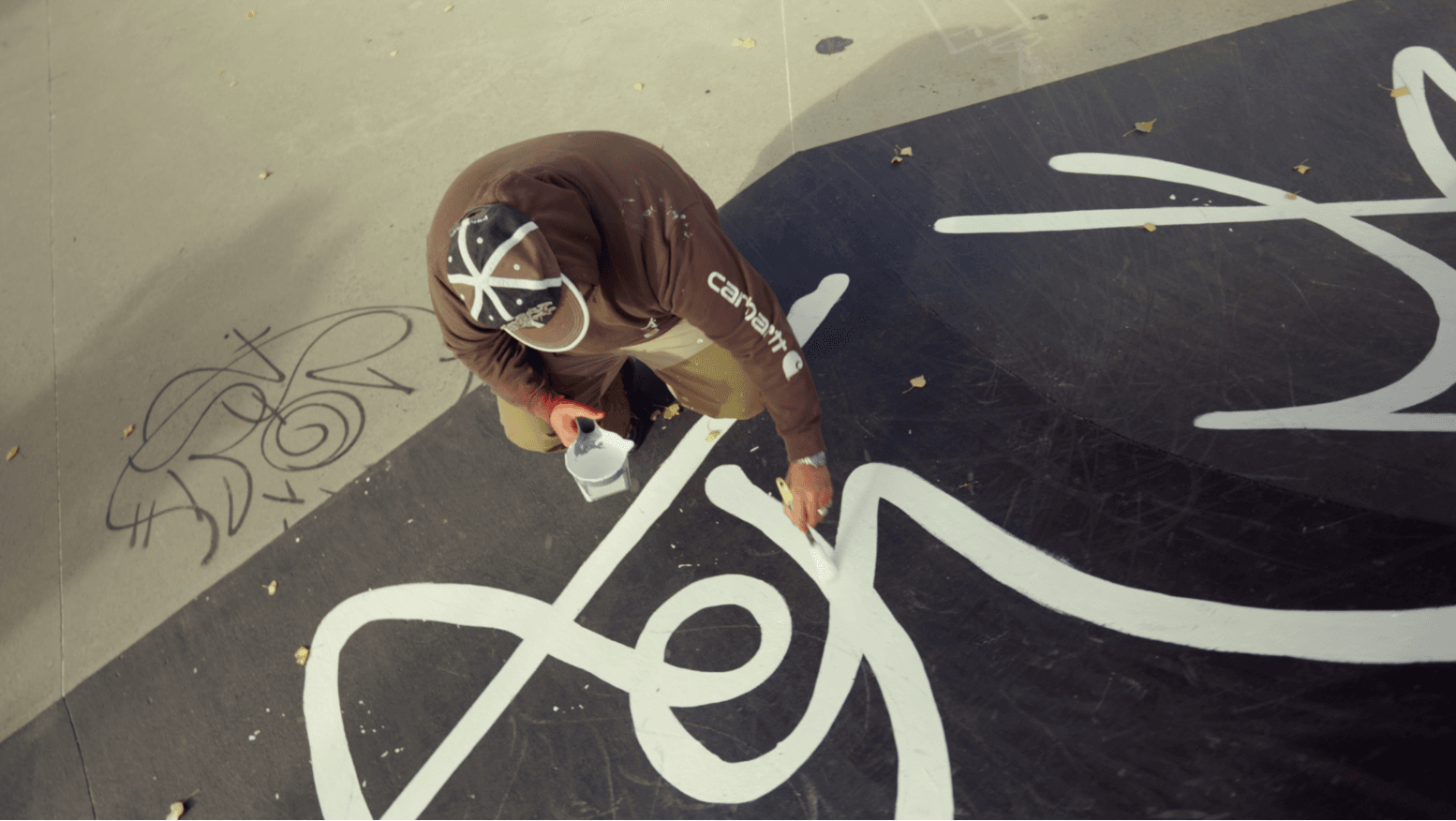 LeBicar realiza la obra Une rose pour Rosy en el skatepark Père-Marquette de Montreal, proyecto de arte urbano de MURAL.