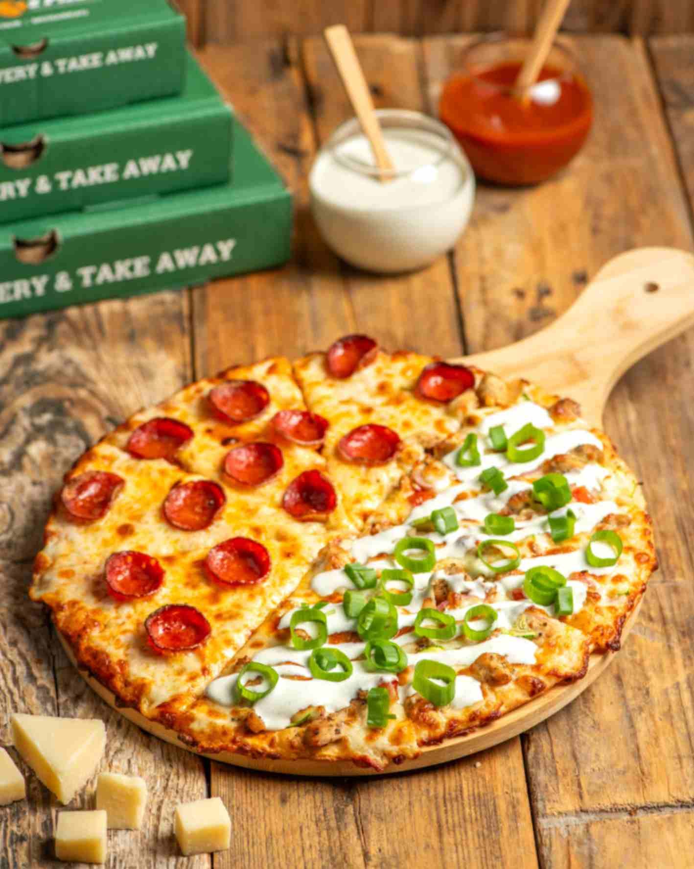 Thin Crust Pepperoni Pizza 