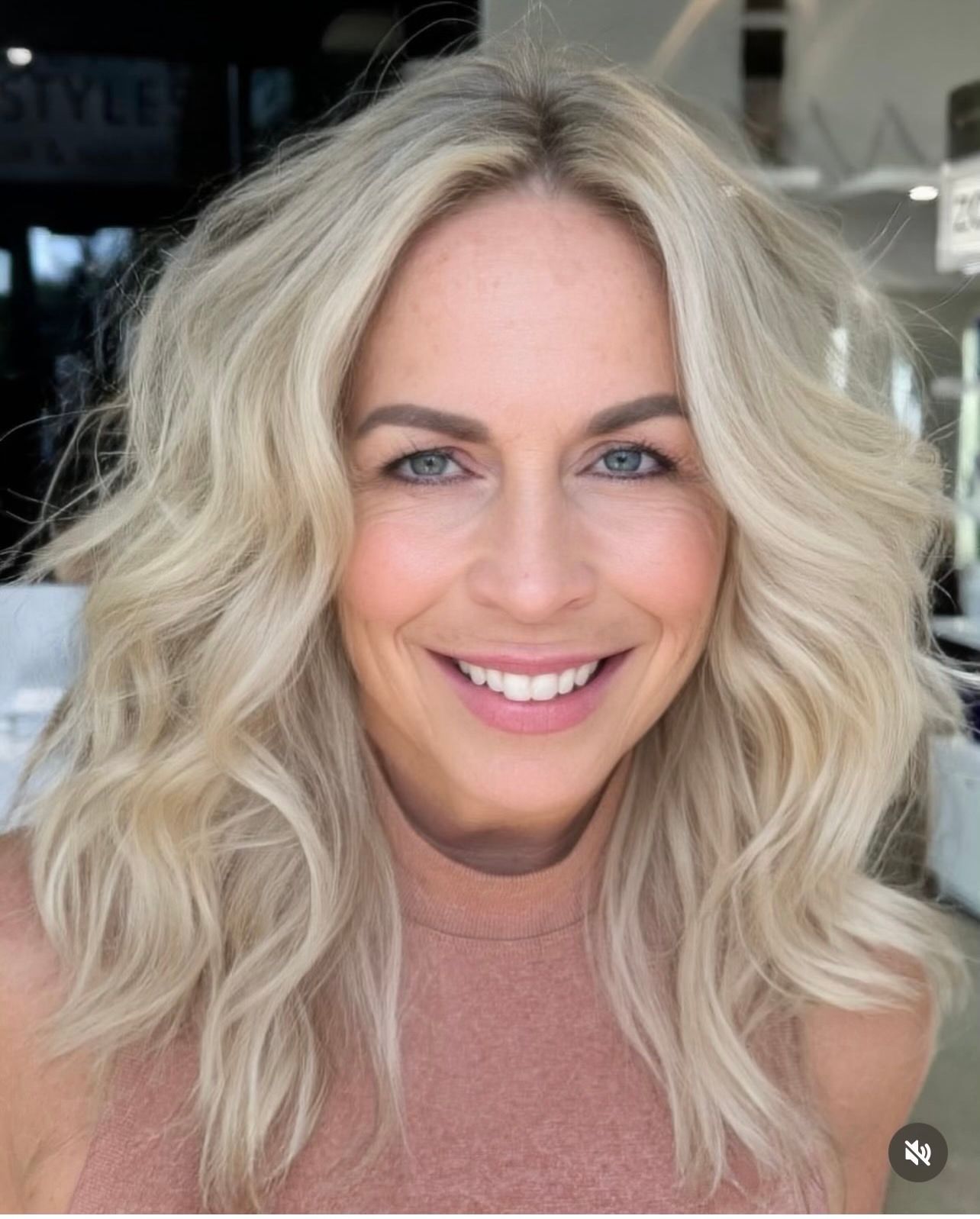Dr. Jennifer Norbits chiropractor 25 years plus. Manual adjustments, regenerative therapies, assisting our patients to have longer, healthier, higher functioning lives. 