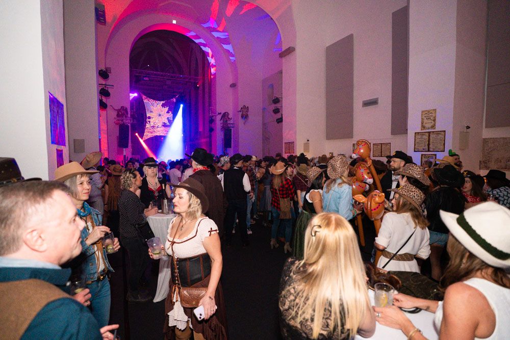 tanzflaeche party imma wuedara round table wels tanzflaeche party imma wuedara round table wels