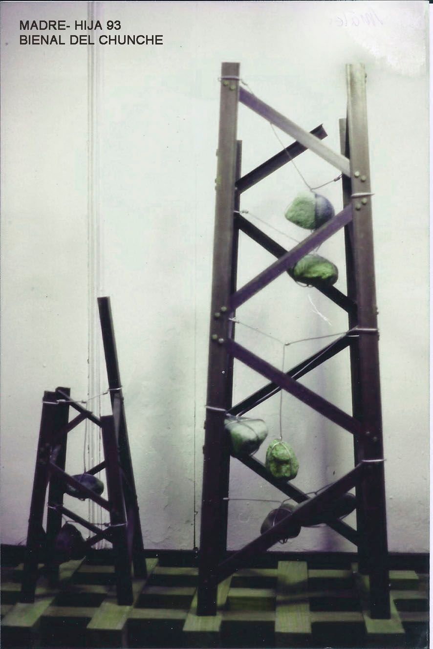 Arte / Art / Escultura / Sculpture _ Franklin Zúñiga _ Bienal del chunche _ (1993) _ 01