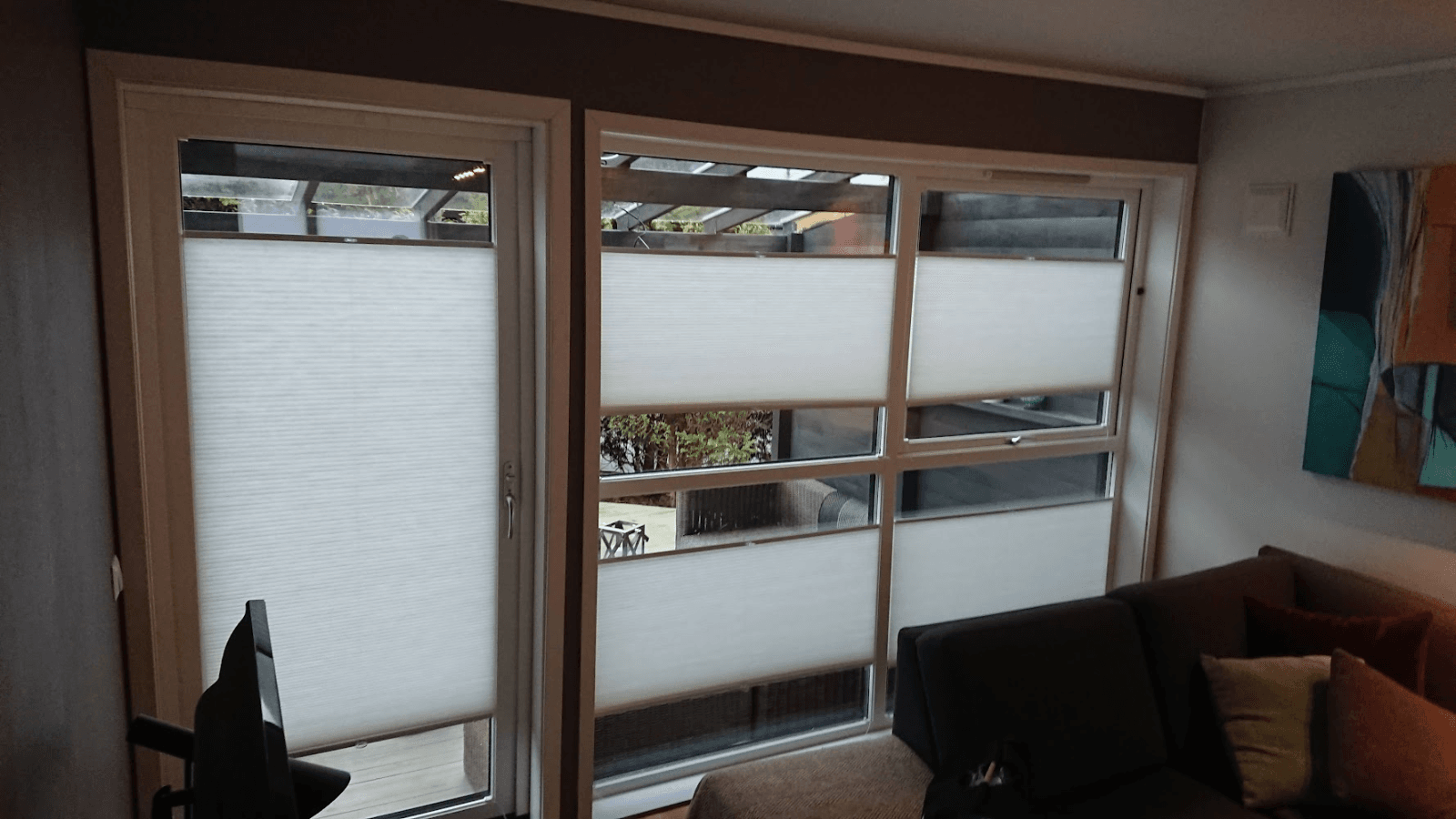 Skreddersydde plisségardiner montert i stue Stavanger Skreddersydde plisségardiner montert i stue Stavanger