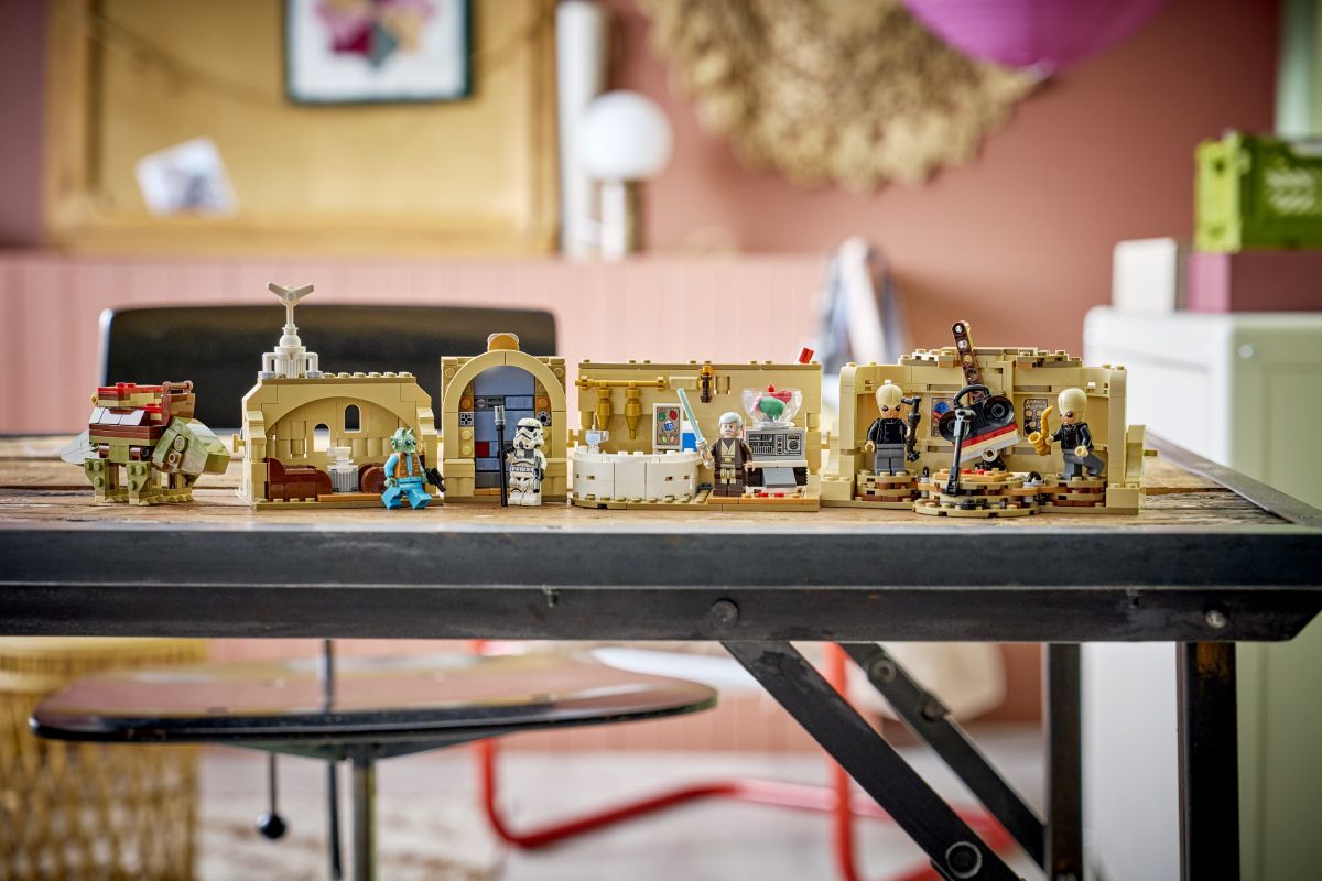 LEGO® Star Wars ™ SMART Play™ : Ensemble de construction Mos Eisley Cantina™