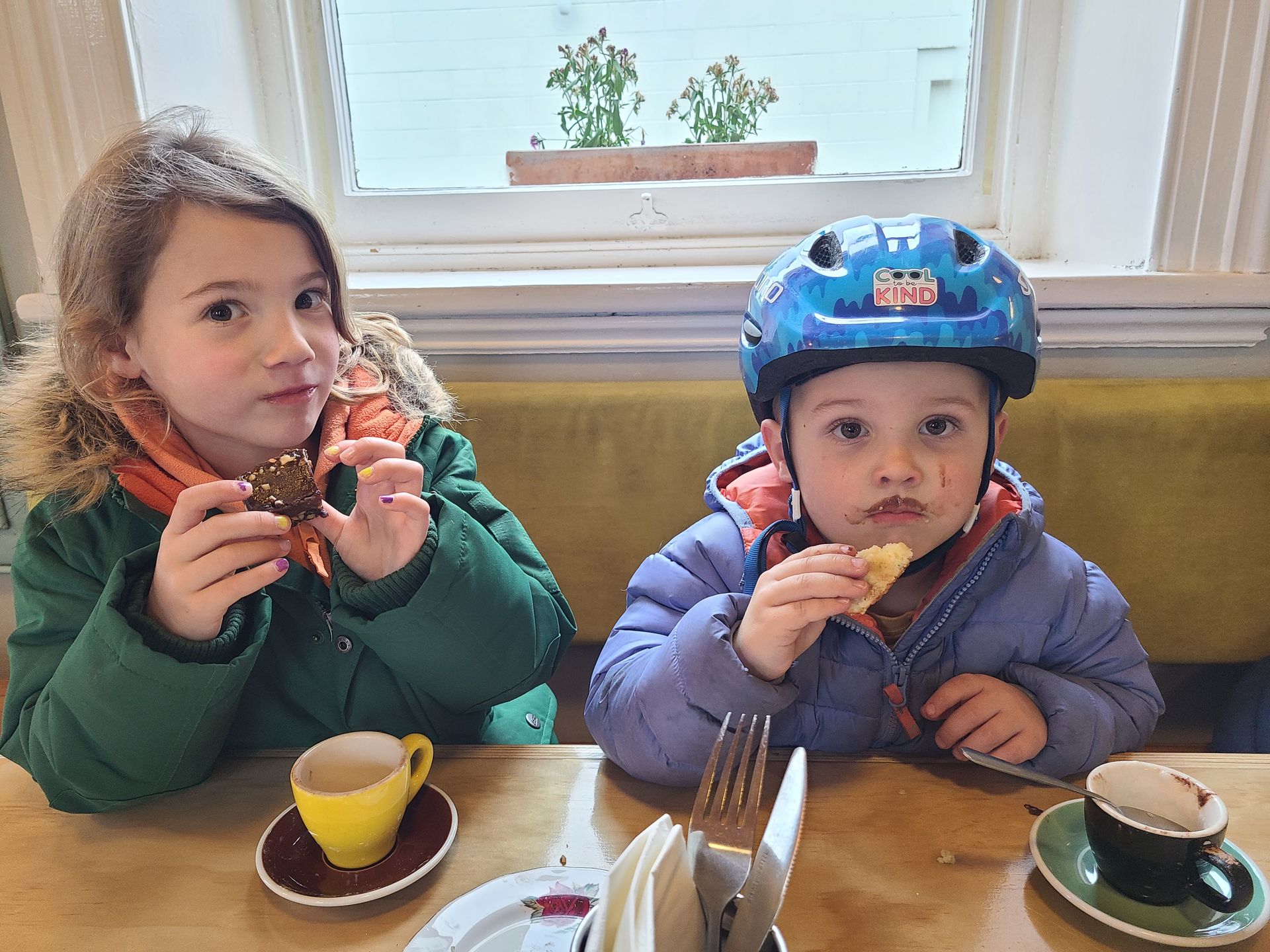 Veto kids at the coffee shop